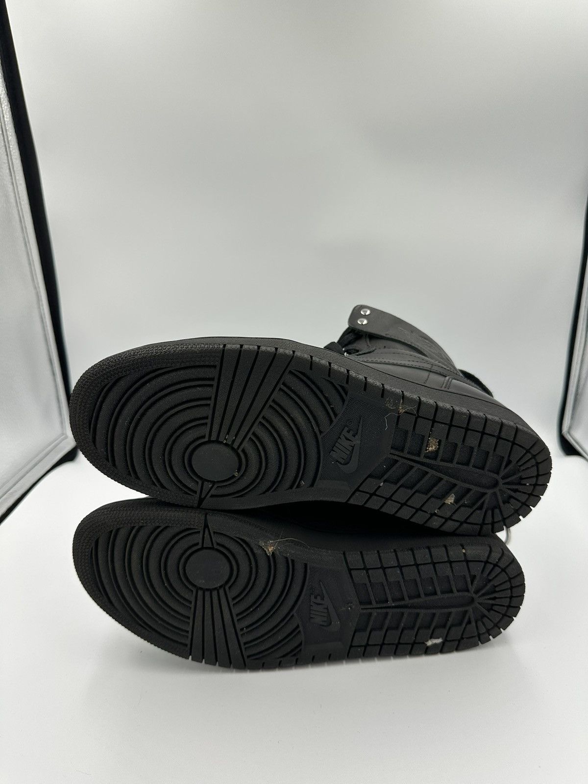 Comme des Garcons × Jordan Brand Jordan 1 x Comme Des Garçons Size US 9 / EU 42 - 9 Thumbnail