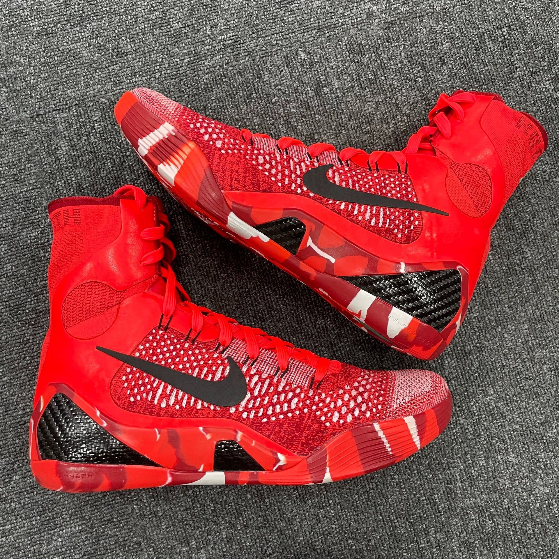 Nike Nike Kobe 9 Elite Christmas Men's Red High Top Bball 43 2014 Size US 10 / EU 43 - 5 Thumbnail