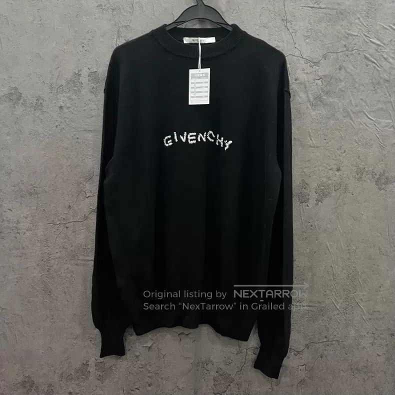 Givenchy Givenchy Embroidered Letter Logo Sweater Size US S / EU 44-46 / 1 - 1 Thumbnail