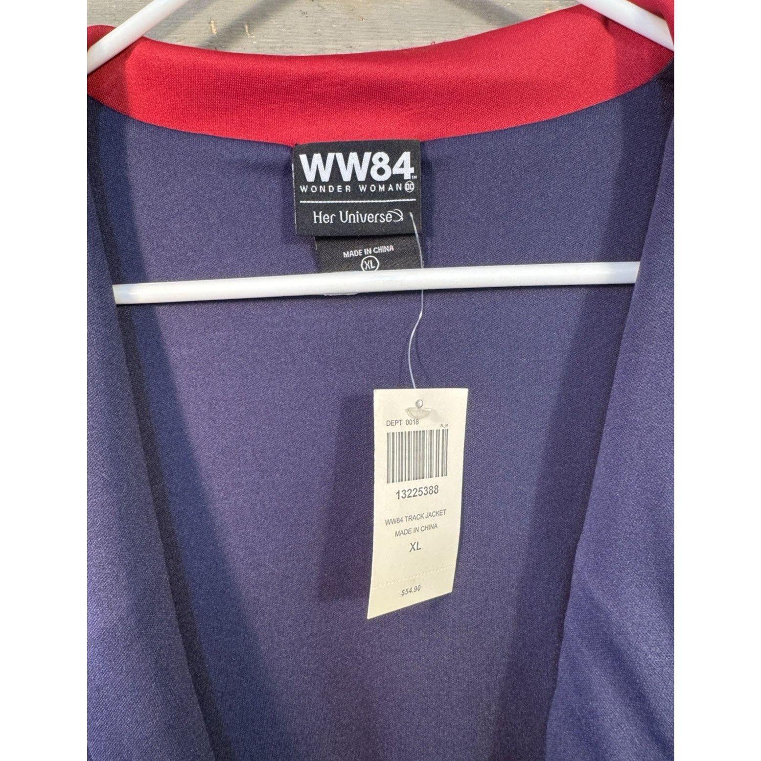 DC Comics Her Universe DC Wonder Woman WW84 Women’s Full Zip Track Ja Size XL / US 12-14 / IT 48-50 - 8 Thumbnail