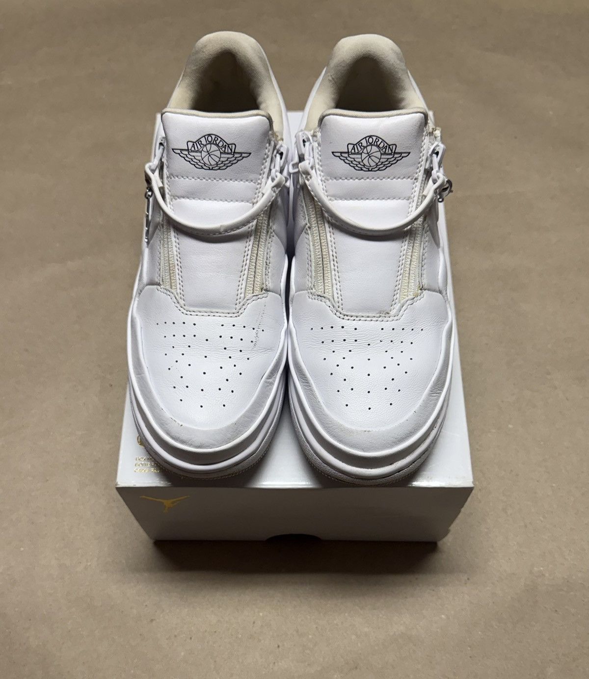 Jordan Brand Nike Air Jordan 1 Jester XX Low White Women’s size 7.5 Rare! Size US 7.5 / IT 37.5 - 3 Thumbnail