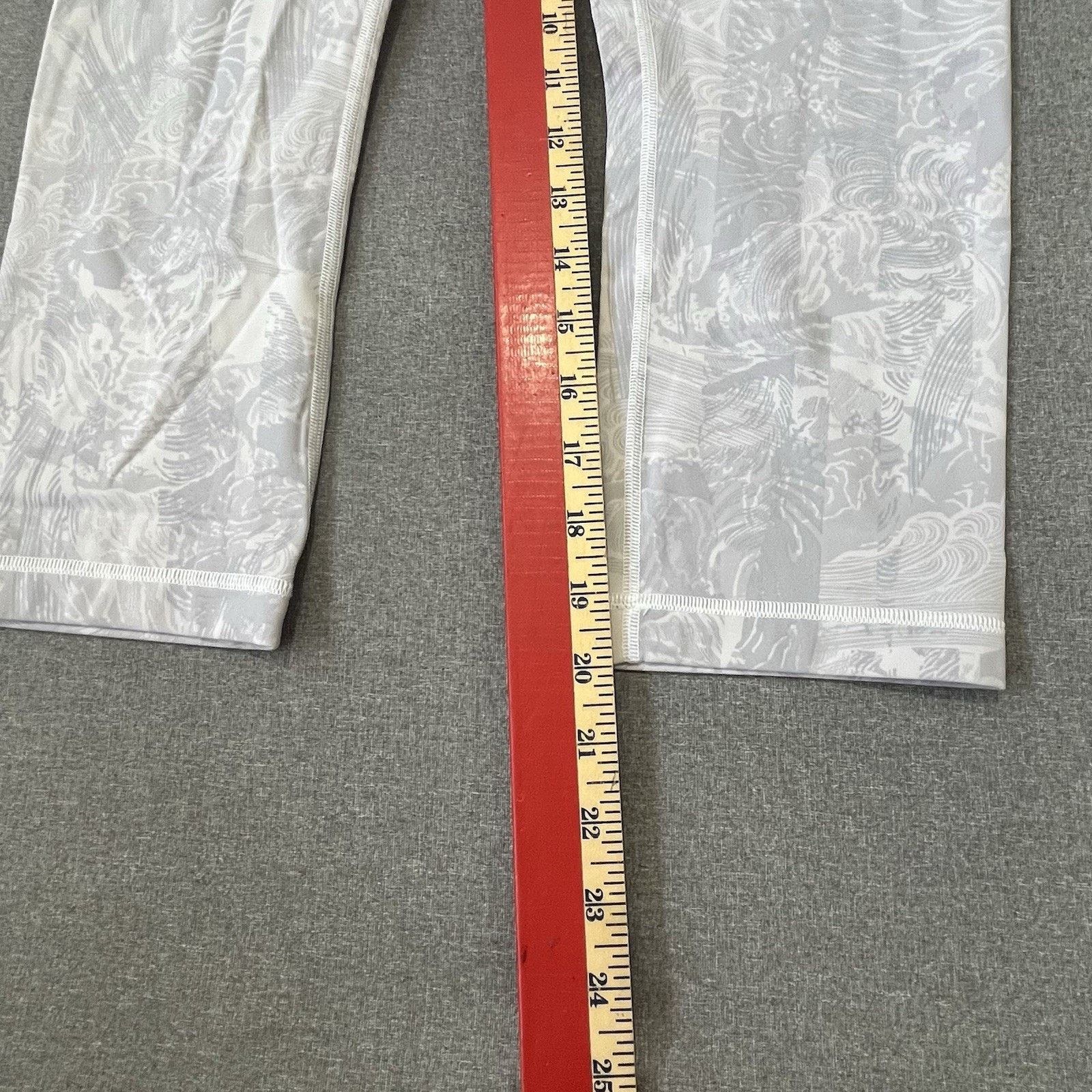 Lululemon Lululemon Wunder Under Crop 8 Hi-Rise Eternal Wave W6APFS Size 30" / US 8 / IT 44 - 6 Thumbnail
