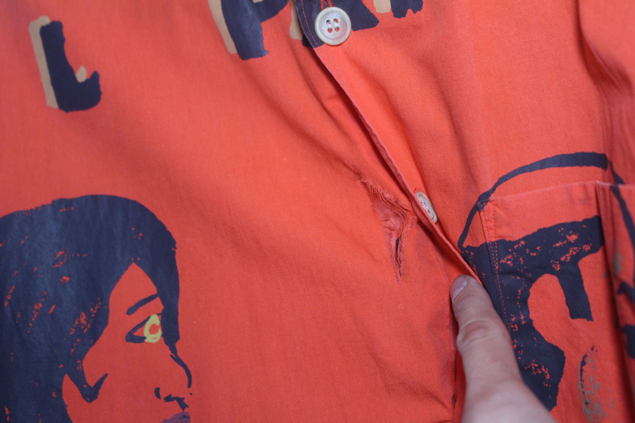 Comme des Garcons Homme AD2002 Comme Des Garçons Cuba All Over Print Red Button Up Size US M / EU 48-50 / 2 - 5 Thumbnail