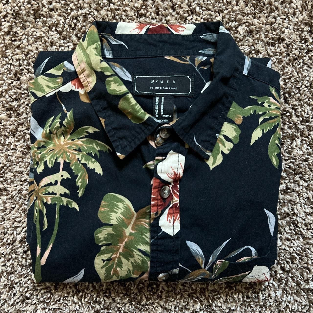 Other Forever 21 Floral Button Down Size US M / EU 48-50 / 2 - 4 Thumbnail
