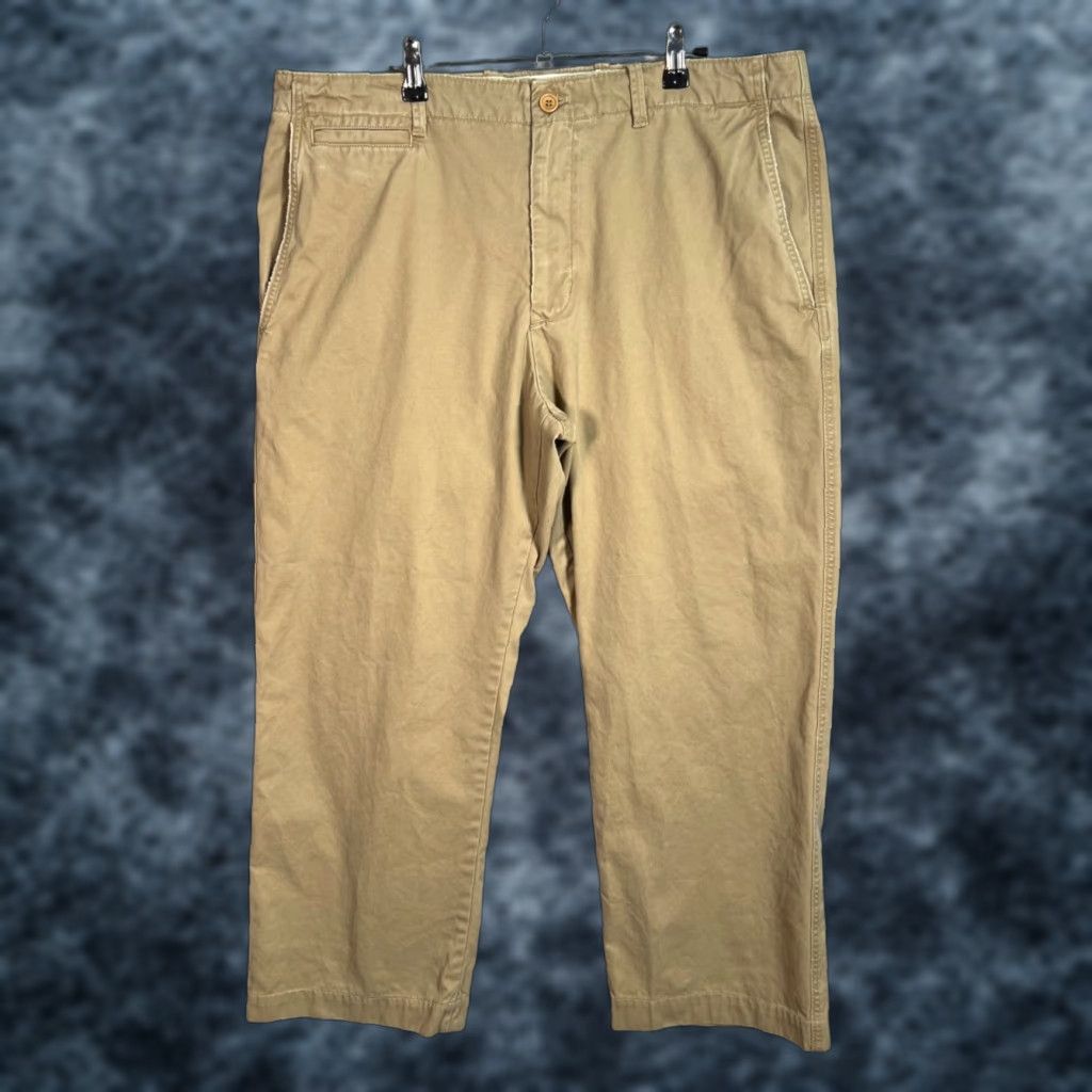 Banana Republic VINTAGE Banana Republic Khaki Pants Mens Relaxed Fit 38 Regular Beige Cotton Front Flat Pockets 28 Inseam 38x28 Simple Front Men's Pants Size US 38 / EU 54 - 1 Thumbnail