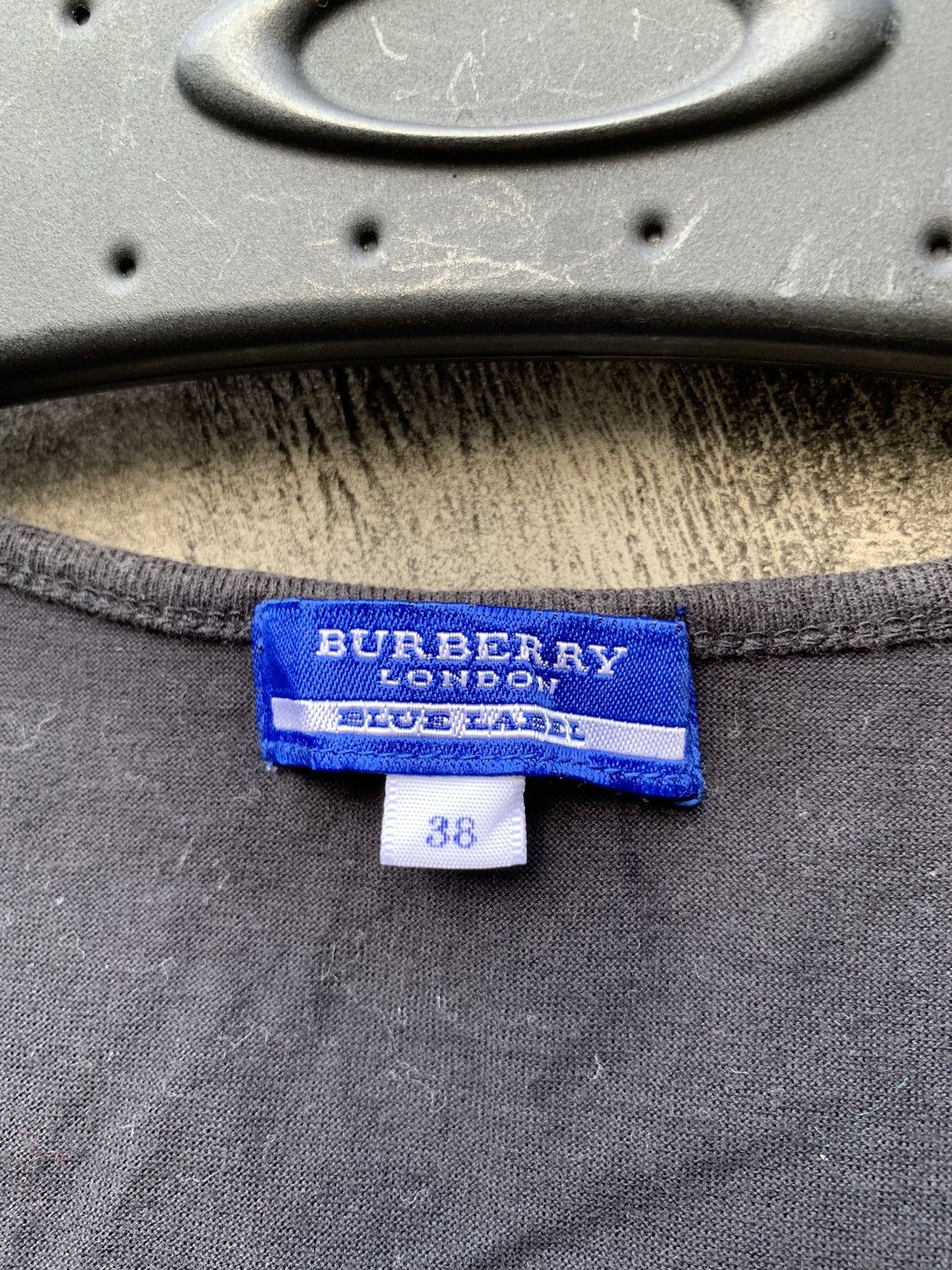 Burberry Vintage Burberry London Blue Label Sequin Top Tee Black Size M / US 6-8 / IT 42-44 - 8 Thumbnail