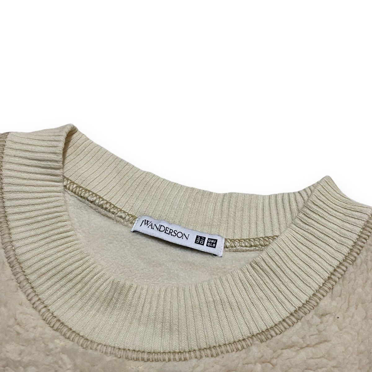 JW Anderson × Uniqlo Jwandwrson Fleece Sweatshirt Beige Colour Size US L / EU 52-54 / 3 - 4 Thumbnail