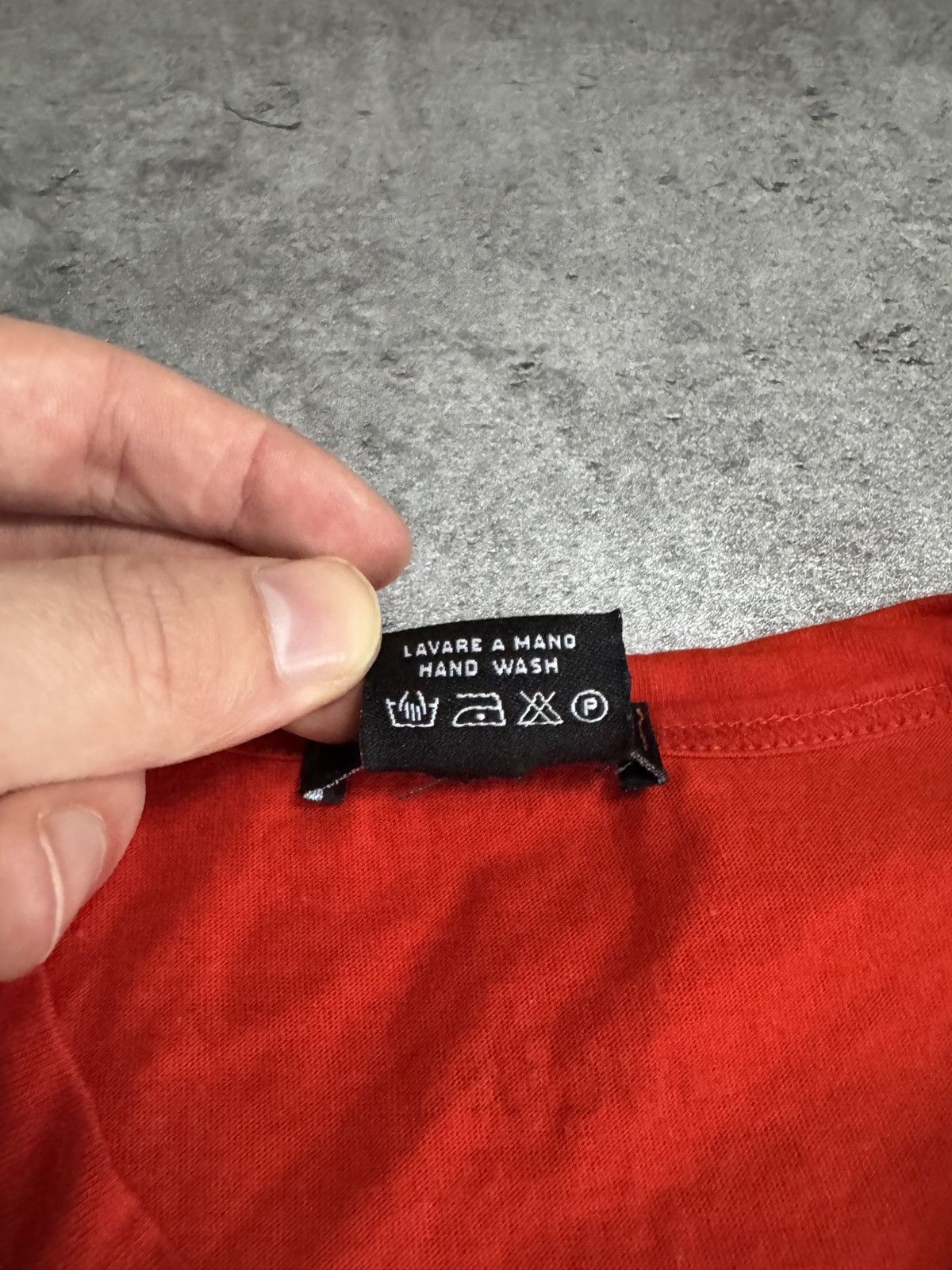 Designer × Gucci × Vintage Gucci Parfums Tees Vintage Made in Italy Logo Red Size US S / EU 44-46 / 1 - 7 Thumbnail