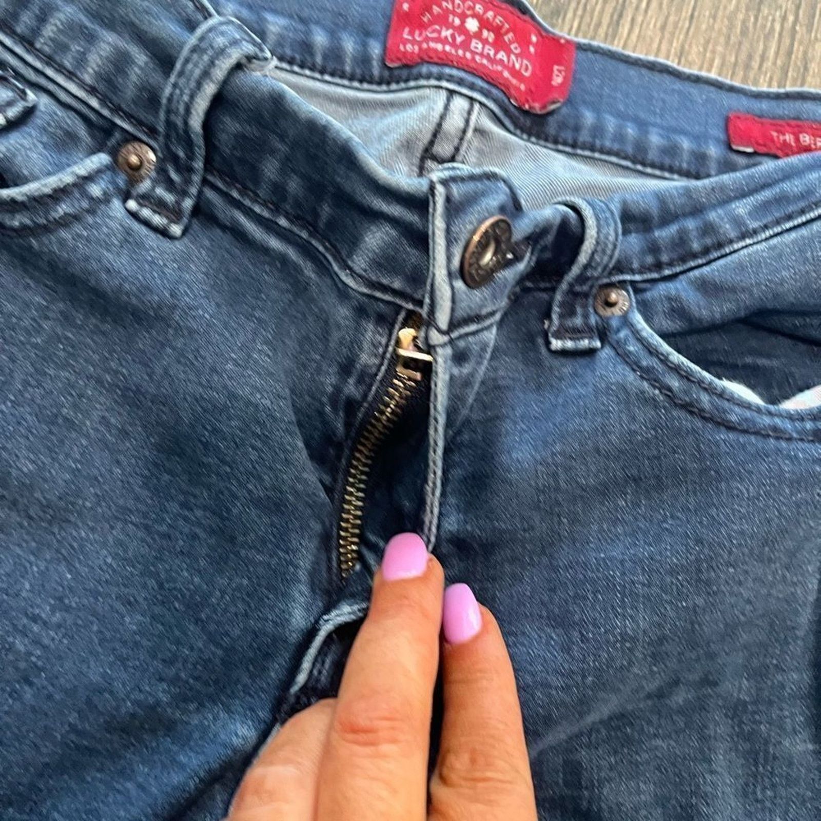 Lucky Brand Lucky Brand The Bermuda Dark Wash Denim Shorts Size 4/27 Size 27" / US 4 / IT 40 - 3 Thumbnail