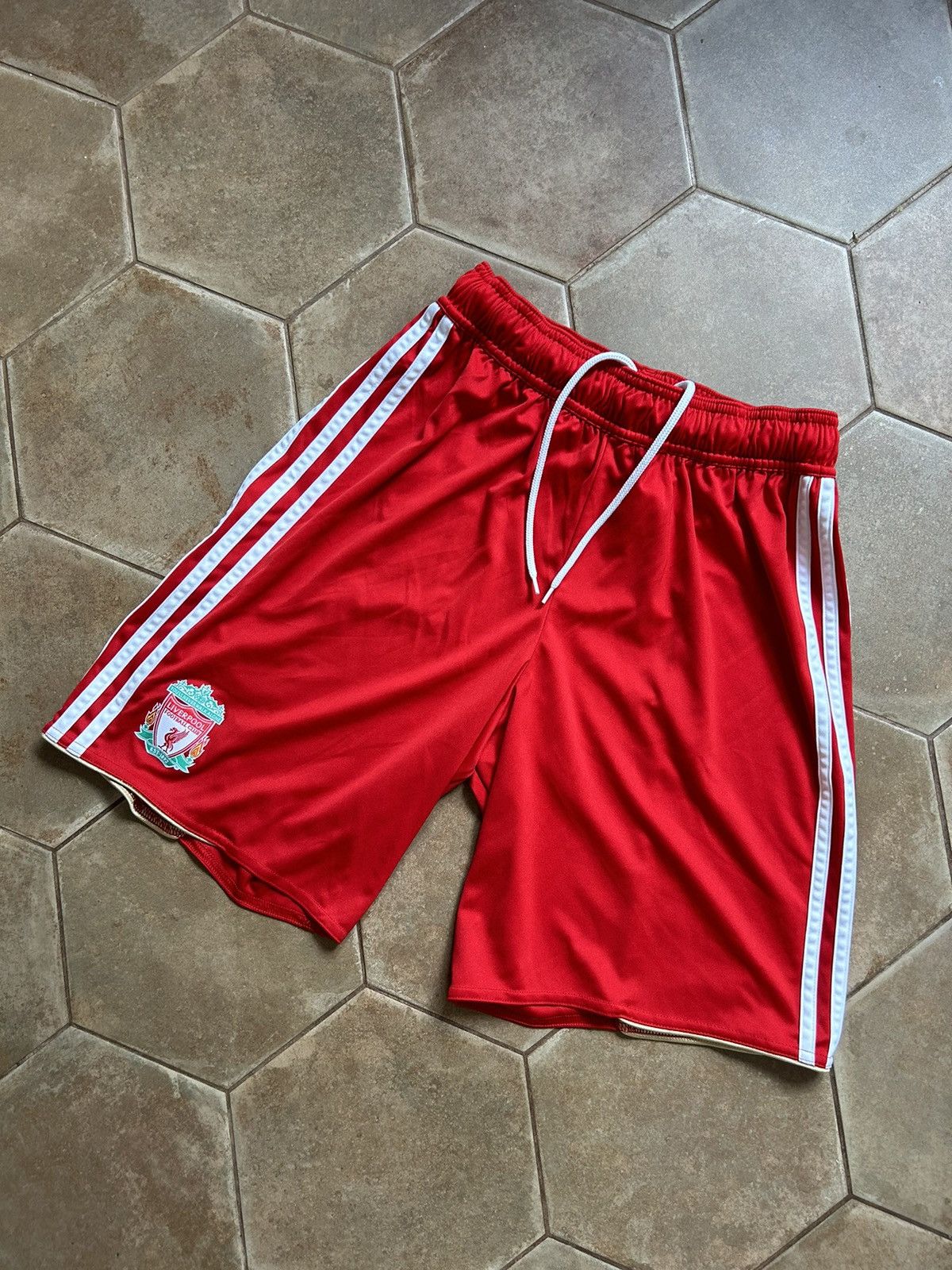 Vintage VINTAGE LIVERPOOL FC SHORTS Size US 32 / EU 48 - 2 Thumbnail