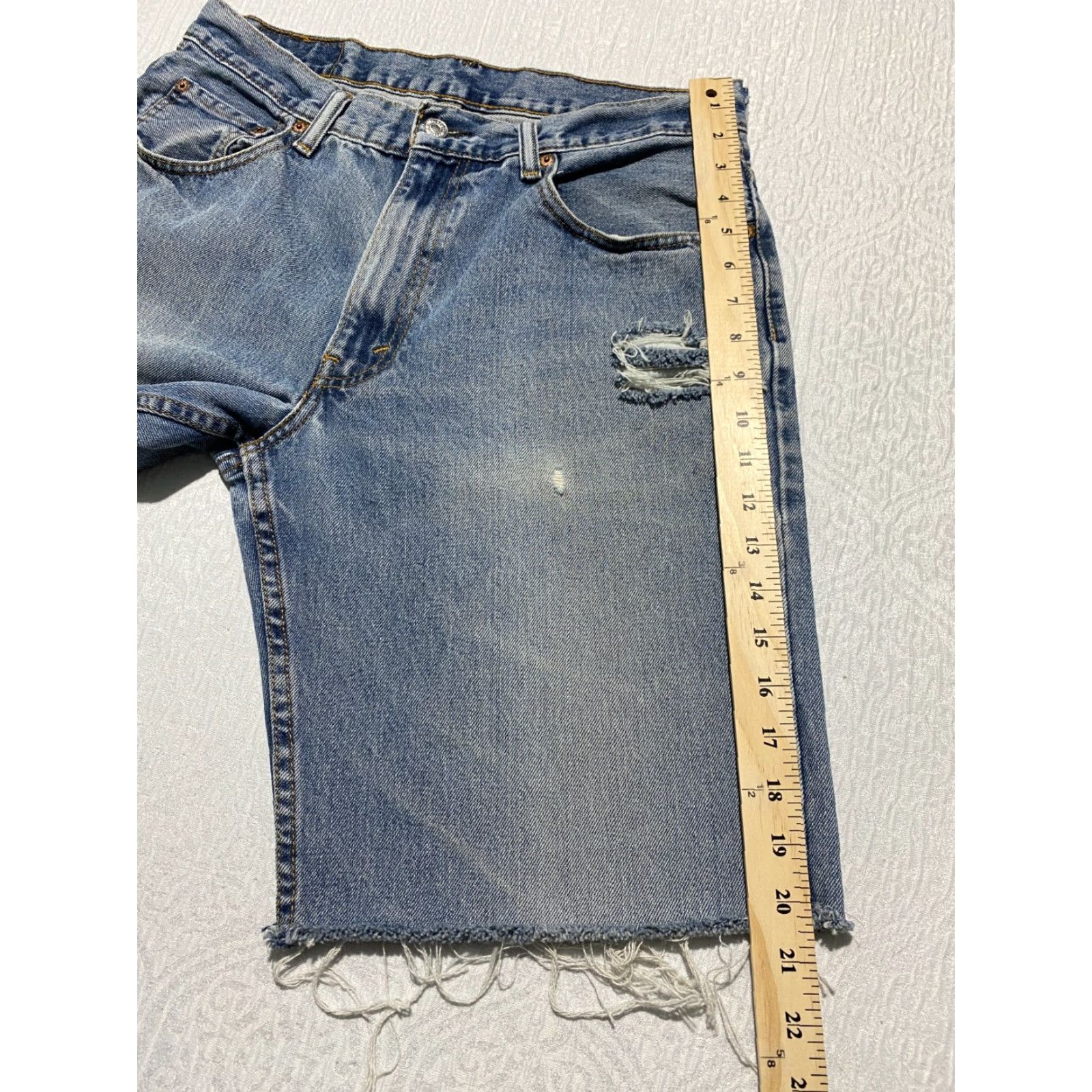 Levi's VINTAGE Levi's 550 Jean Shorts Bermuda Denim Distressed 5-Pocket Mens 33 Blue Hemmed Cutoff Size US 33 - 7 Thumbnail