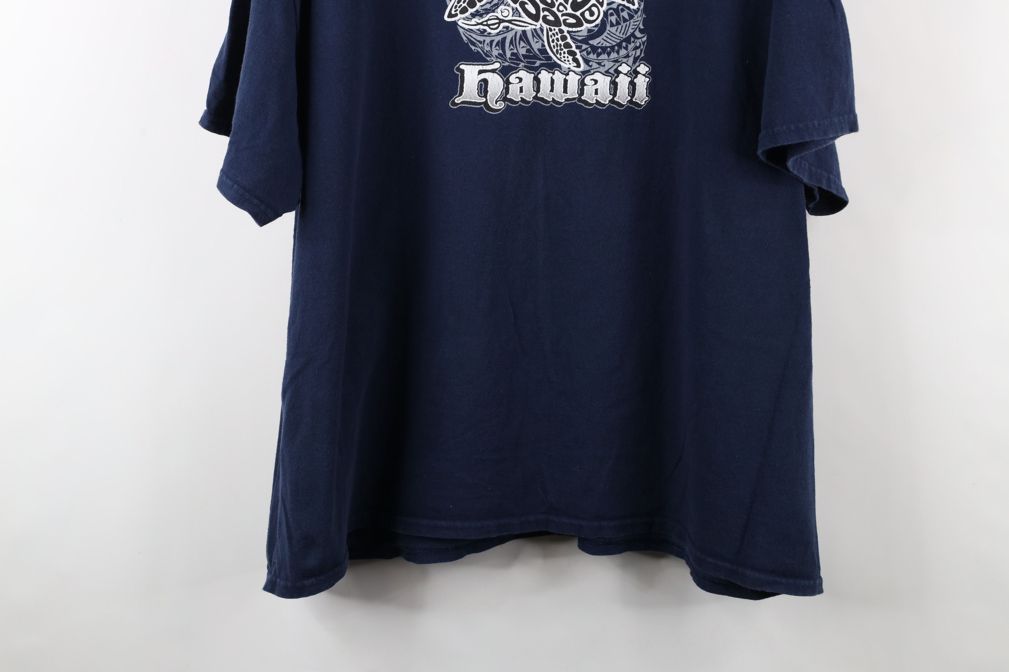 Vintage Vintage 90s Y2K Streetwear Tribal Hawaii Sea Turtle T-Shirt Size US XXL / EU 58 / 5 - 3 Thumbnail
