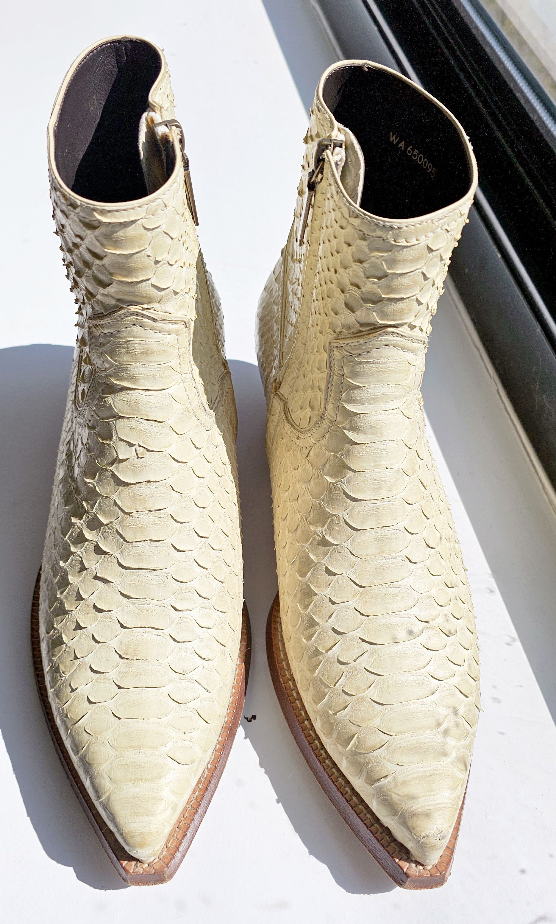 Saint Laurent Paris Lukas Python Boots in Cream Size US 8 / EU 41 - 9 Thumbnail