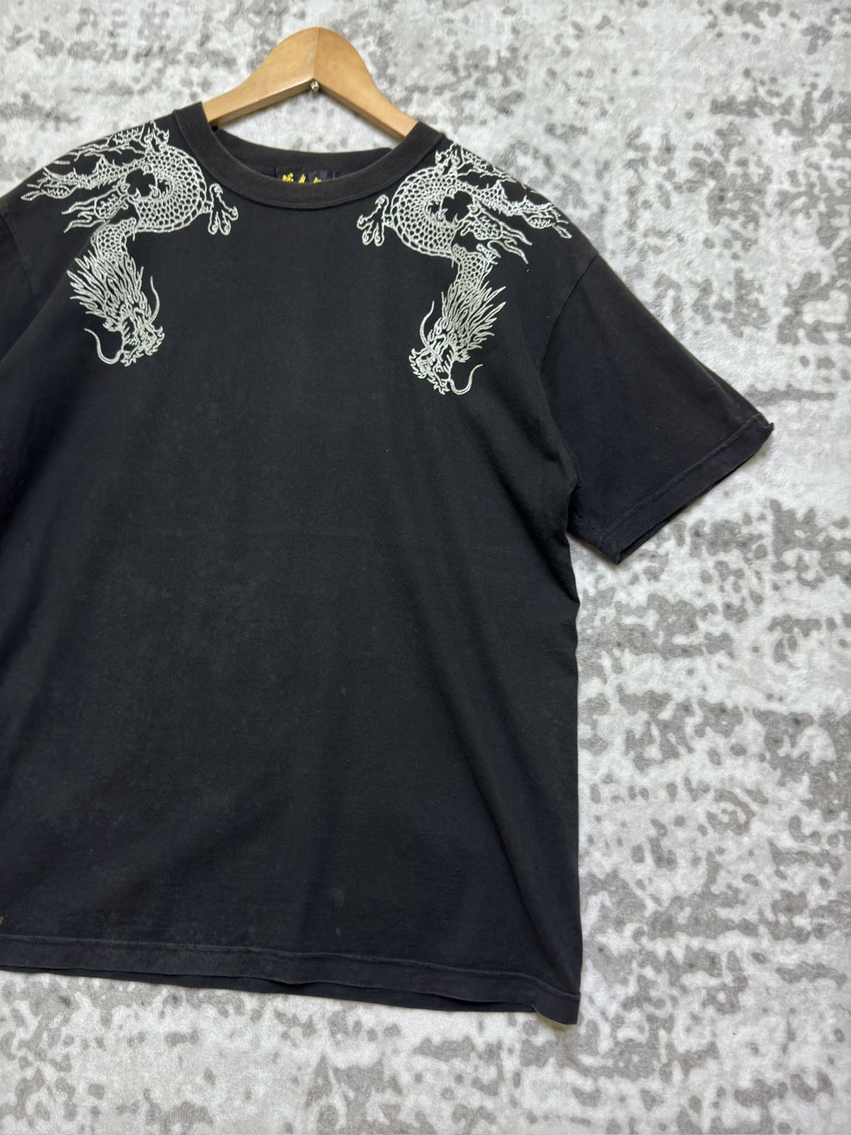 Japanese Brand Vintage Faded Wajinden Gold and Silver Dragon Tee Size US M / EU 48-50 / 2 - 4 Thumbnail