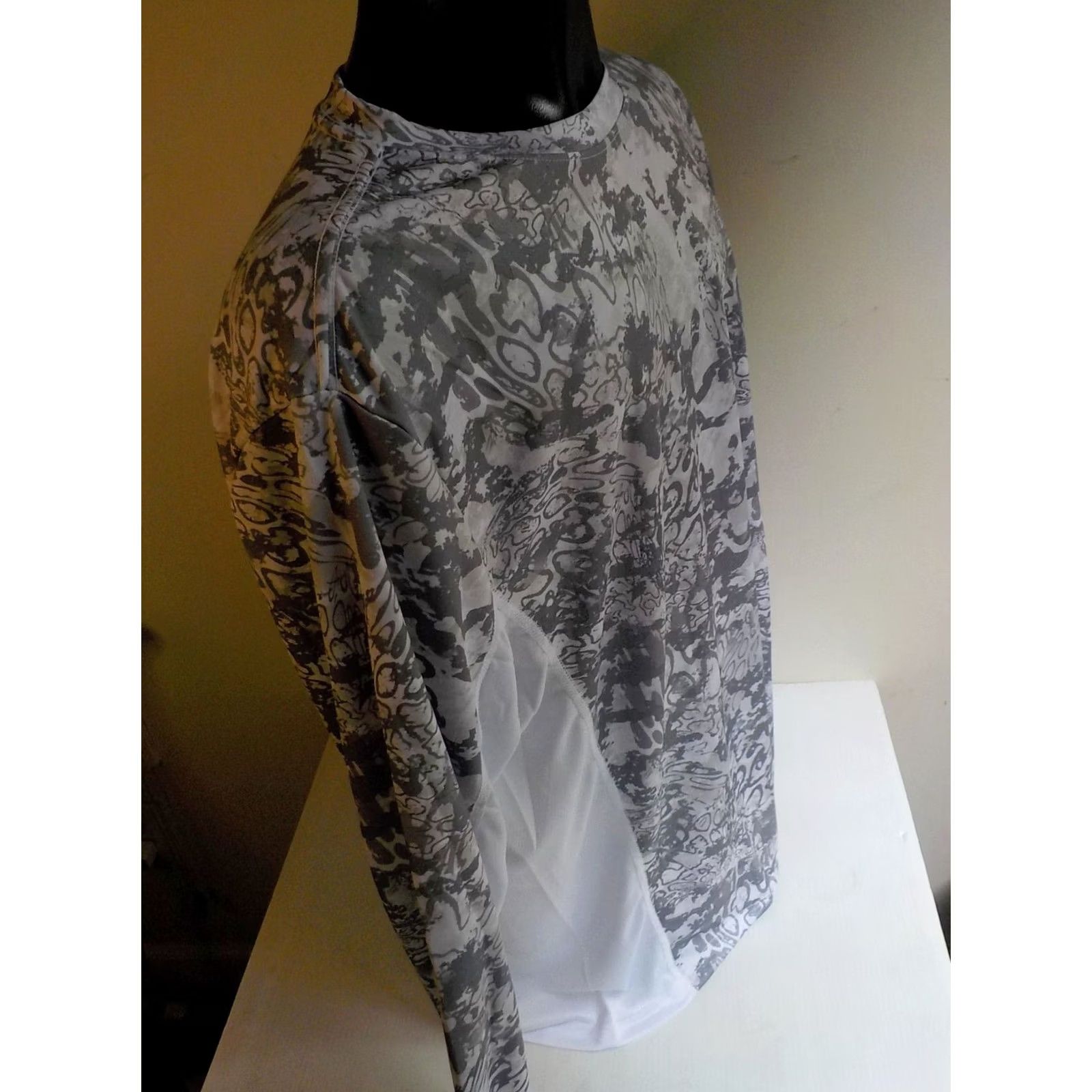 Vintage VINTAGE HUK Icon X Tide Change Long Sleeve Pullover Gray/White Poly XL NWT Size US XL / EU 56 / 4 - 4 Thumbnail