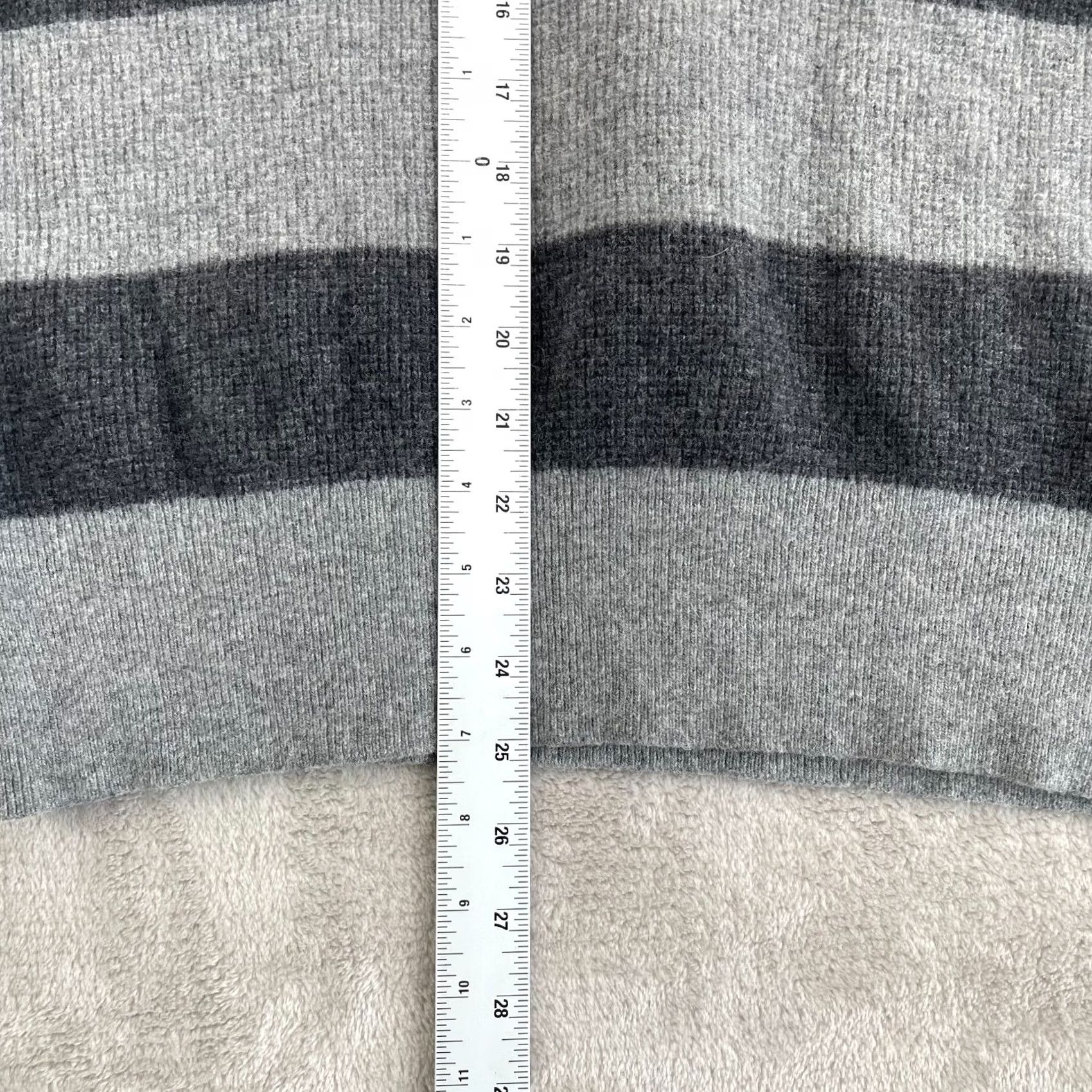 Banana Republic Banana Republic Sweater Men L Gray Striped Merino Wool Crew Neck NWOT Size US L / EU 52-54 / 3 - 6 Thumbnail
