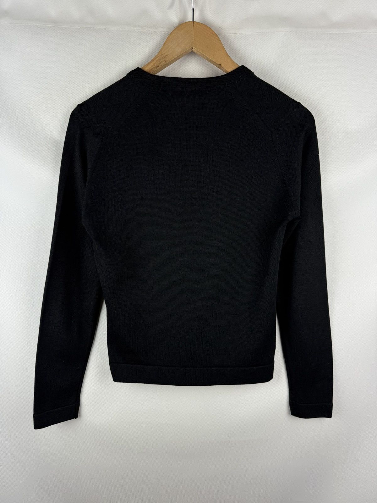 Givenchy Givenchy Vintage Ladies V-Neck Lightweight Sweater Pullover Size XS / US 0-2 / IT 36-38 - 14 Thumbnail