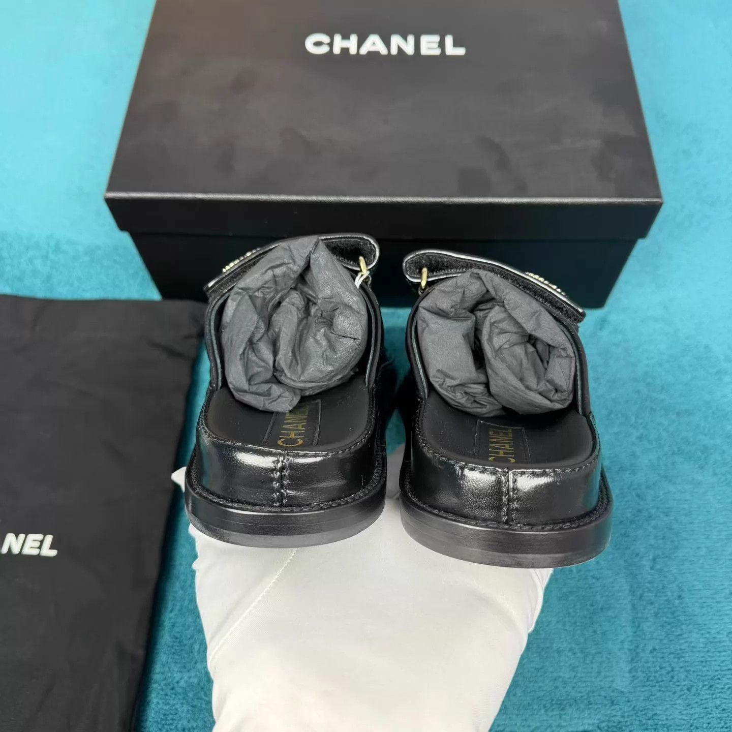 Chanel Chanel 24P Quilted Velcro Black Gold Logo Sandals 36 Size US 5.5 / IT 35.5 - 3 Thumbnail