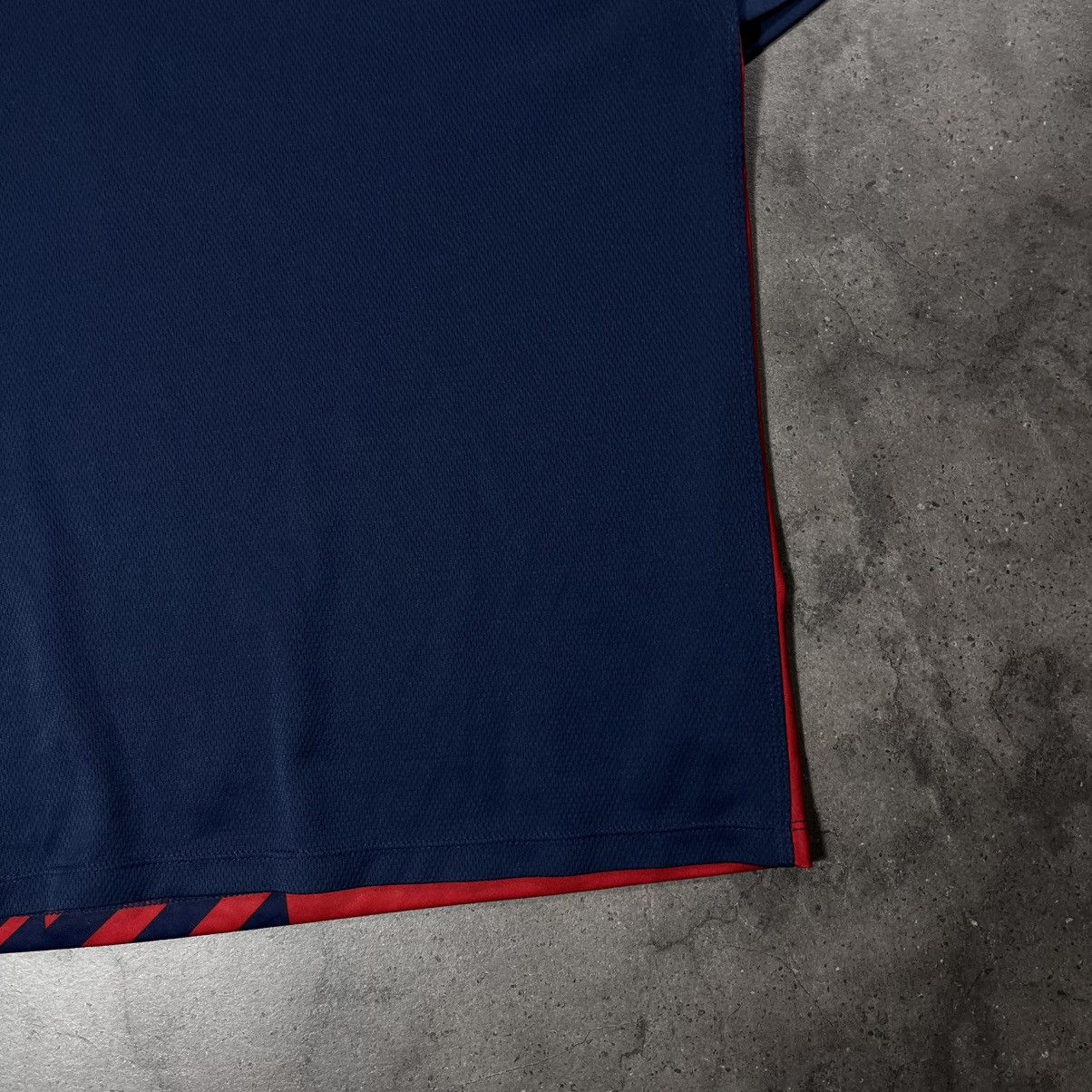 Nike Vintage Nike Paris Saint Germain PSG Blokecore Jersey Tee Size US M / EU 48-50 / 2 - 11 Thumbnail