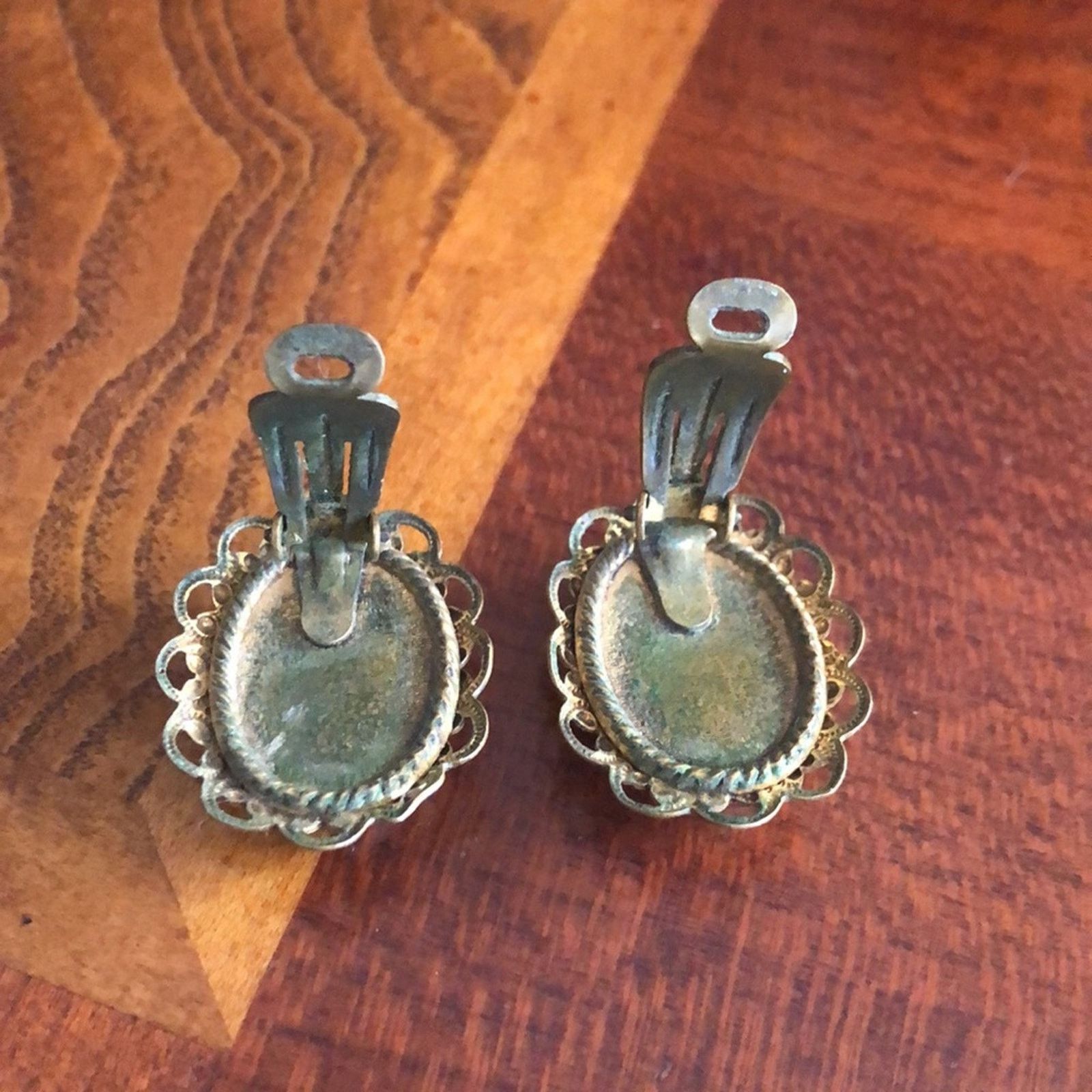 Vintage Vintage floral sugar glass filigree clip on earring Size ONE SIZE - 12 Thumbnail
