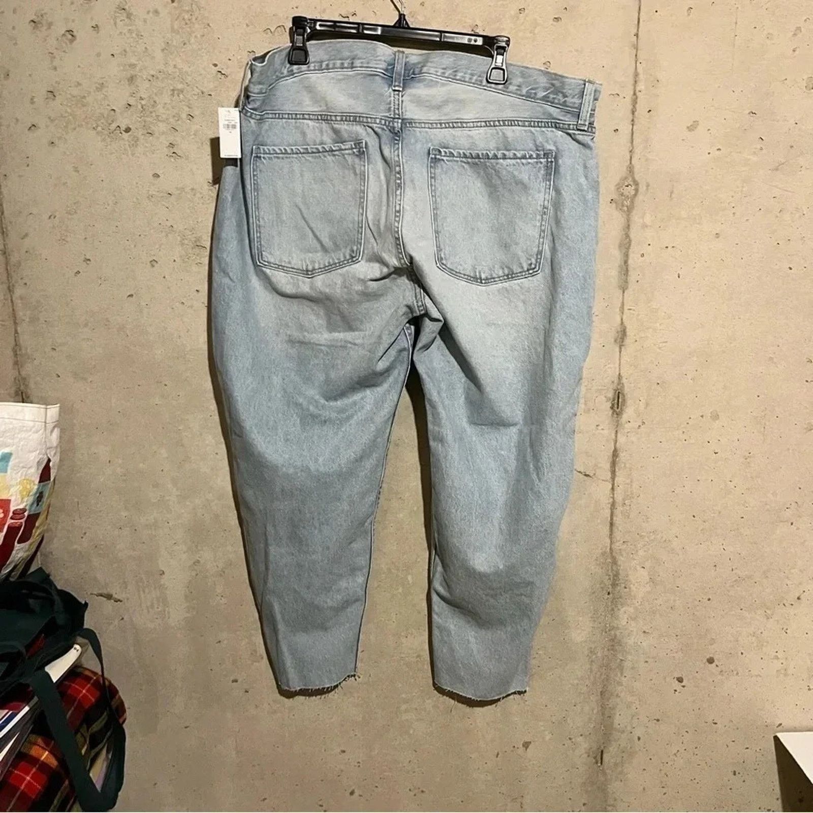 Old Navy Women's NWT Old Navy High-Rise Slouchy Raw Hem Ankle Size 18 Size 40" / US 18 - 4 Thumbnail