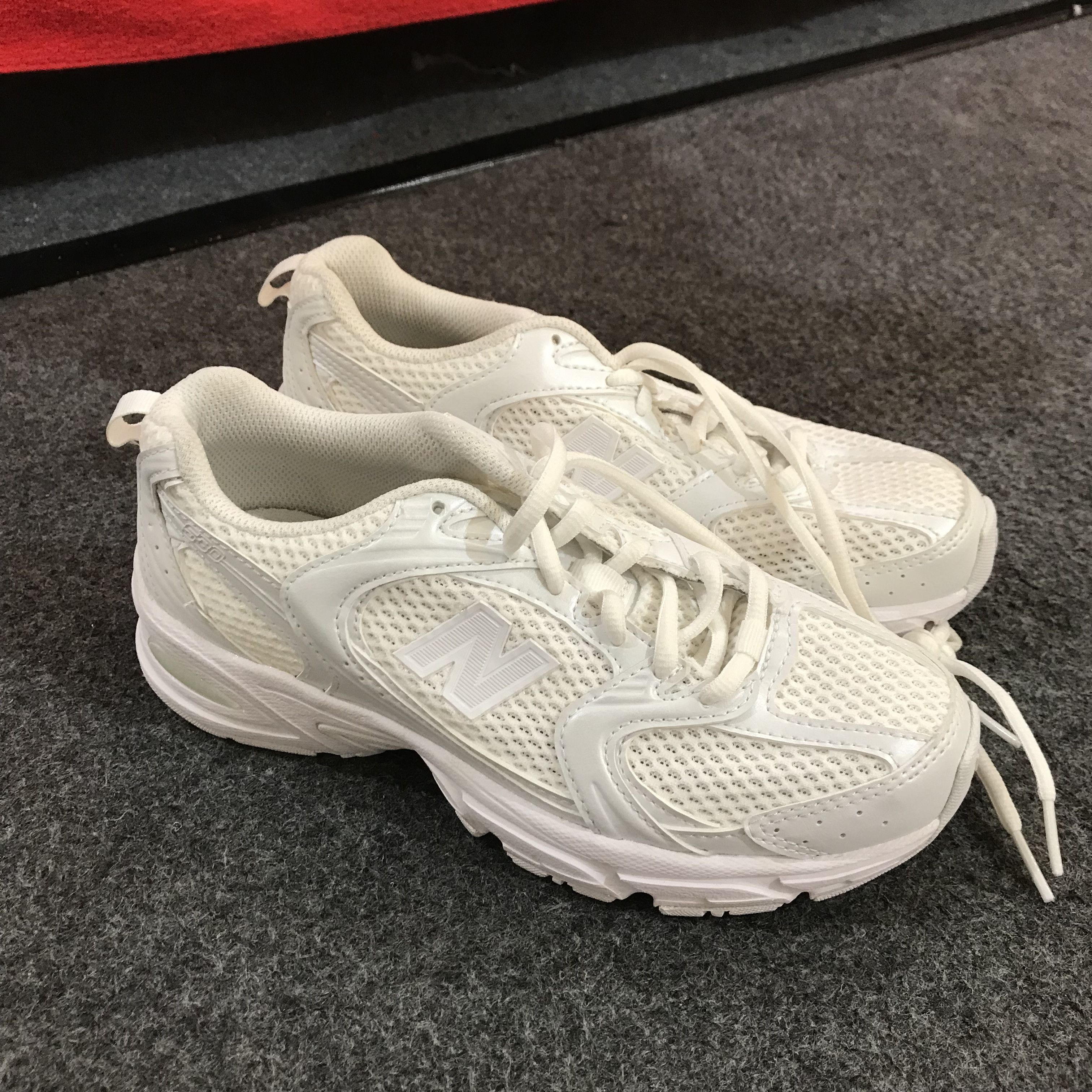 New Balance New Balance 530 All White Size 37 eur 22.5 cm Bnwt Size US 5 / EU 37 - 1 Thumbnail