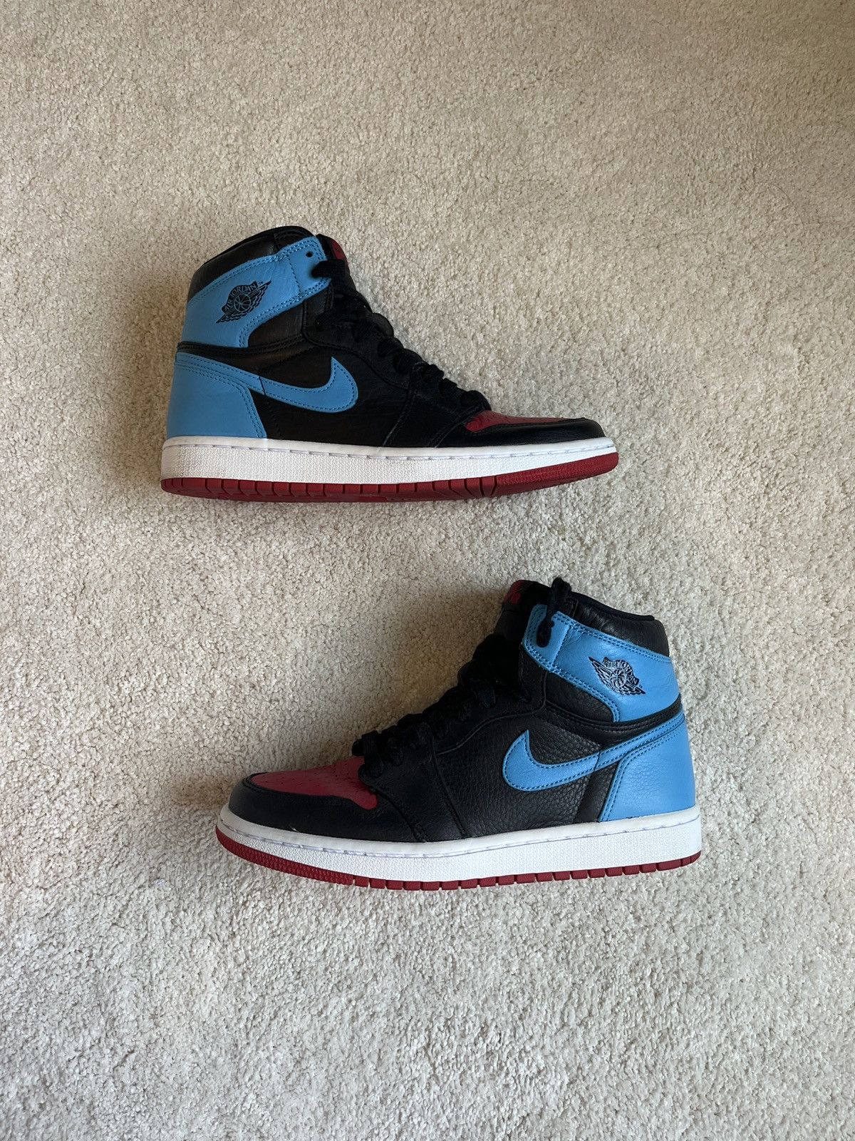 Jordan Brand Jordan 1 Retro High NC to Chi (Women’s) Size US 7.5 / IT 37.5 - 1 Thumbnail