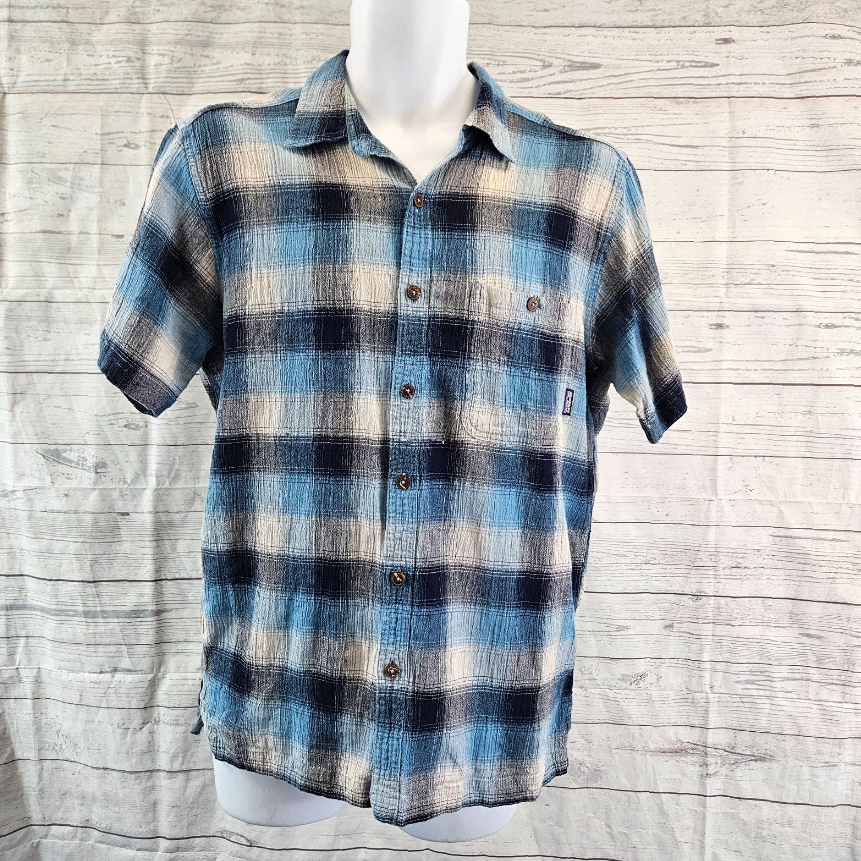Patagonia Patagonia Shirt Mens Button Front Size M Blue Gray Organic Cotton Slim? Check Size US M / EU 48-50 / 2 - 2 Thumbnail