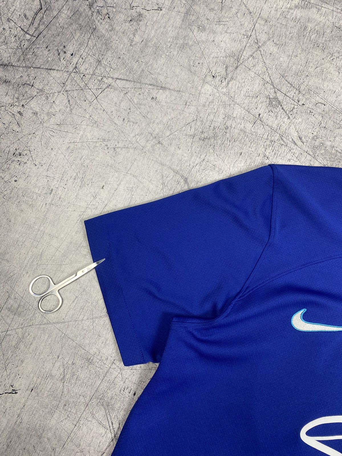 Nike Nike Chelsea 2022-23 Home Soccer Jersey Cucurella #32 S Size US S / EU 44-46 / 1 - 10 Thumbnail