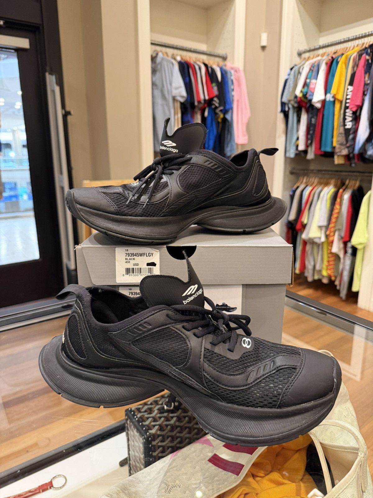 Balenciaga Balenciaga Circuit Low Top Sneaker -Black Size US 10 / EU 43 - 4 Thumbnail