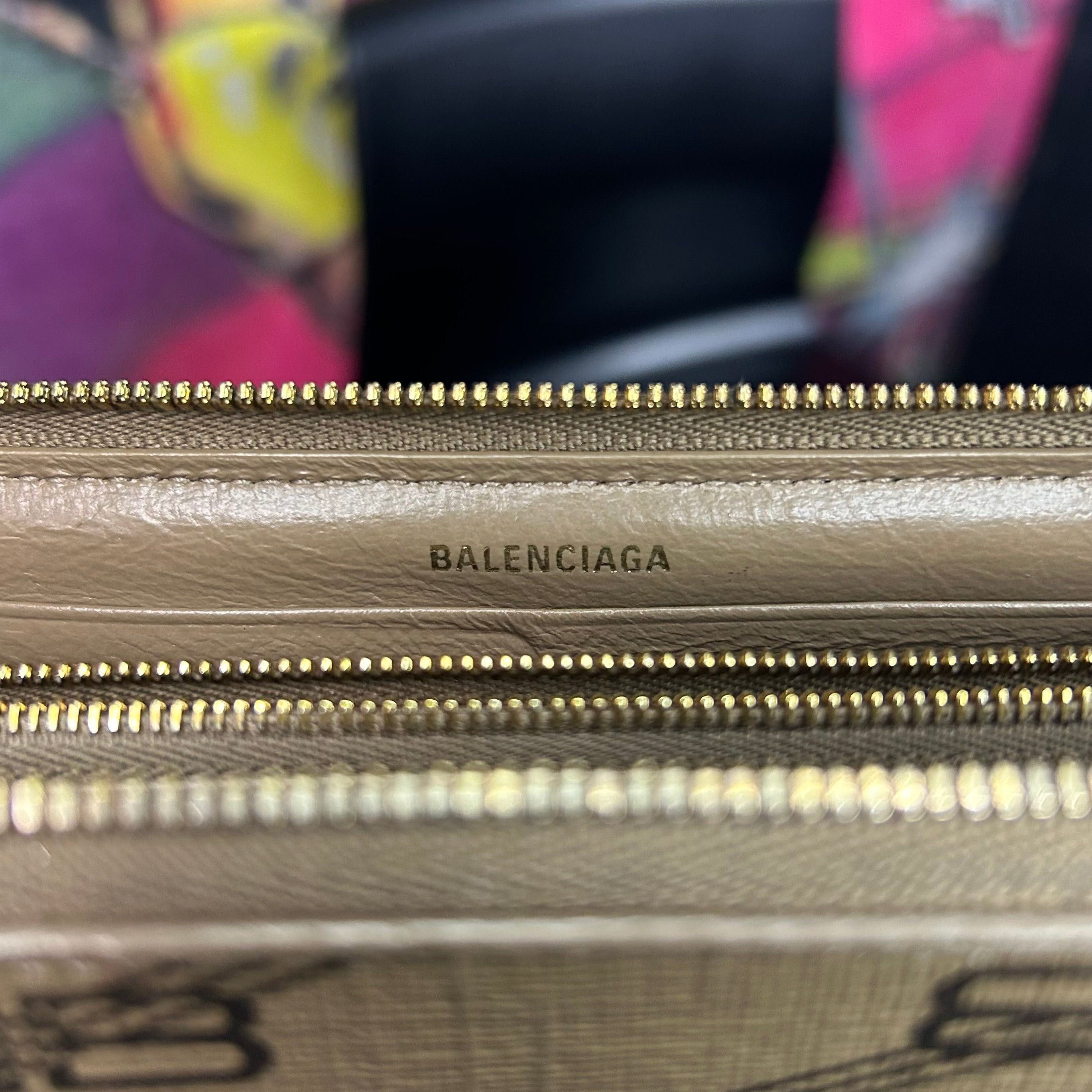 Balenciaga Balenciaga Brown Monogram Zip Around Clutch Bag Size ONE SIZE - 4 Thumbnail