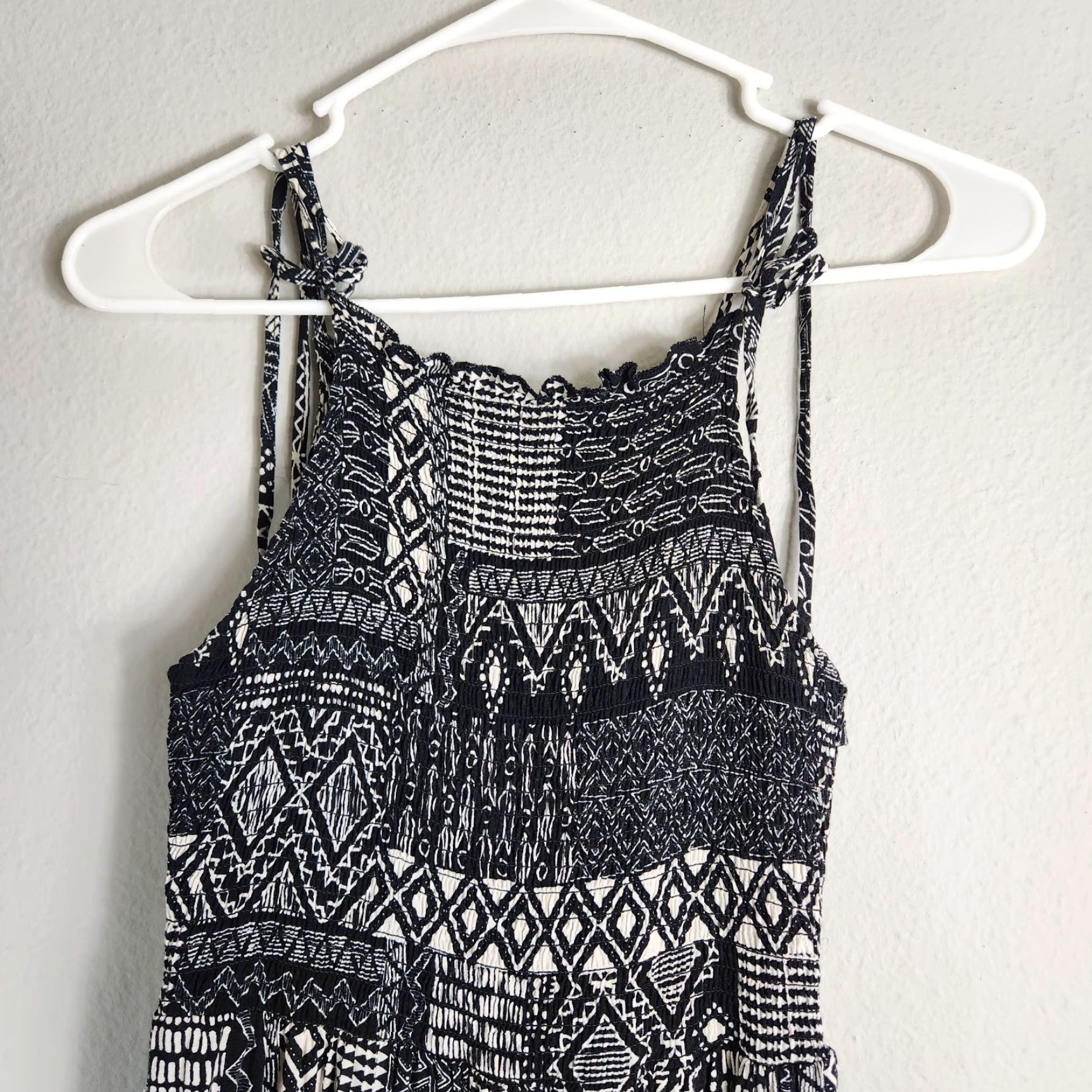 Vintage VINTAGE Wild Fable Womens Black White Geo Tribal Print Smocked Maxi Dress-Size XS Size XS / US 0-2 / IT 36-38 - 4 Thumbnail