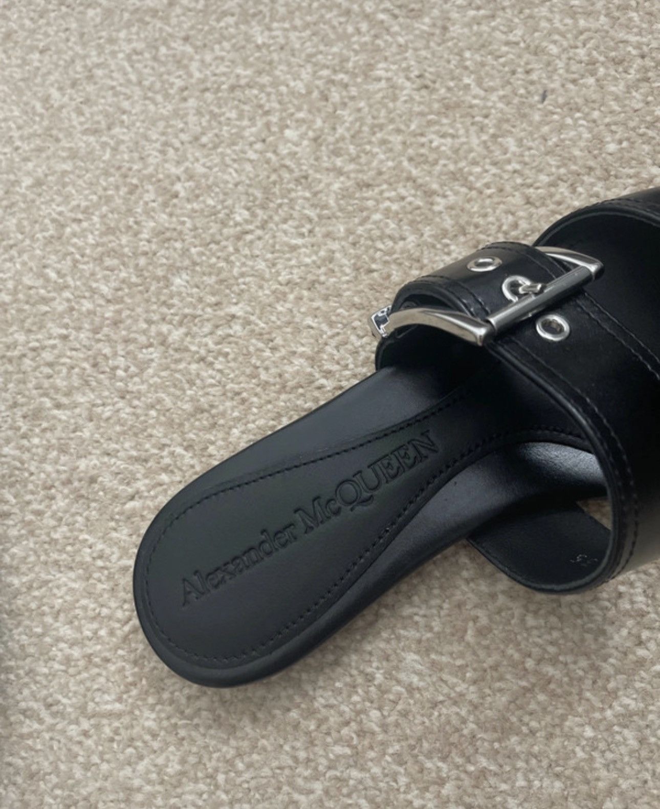 Alexander McQueen Alexander McQueen buckled leather mules. UK2-2.5, EU35 Size US 5 / IT 35 - 3 Thumbnail