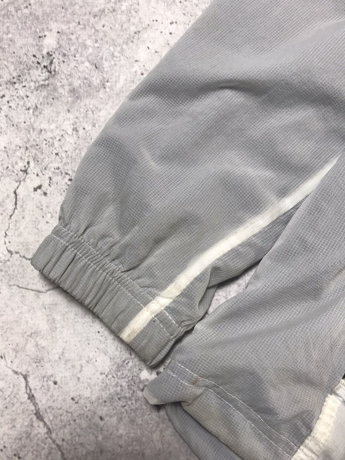Drake 2021 OVO Globe Logo lightweight windbreaker White Size US M / EU 48-50 / 2 - 14 Thumbnail