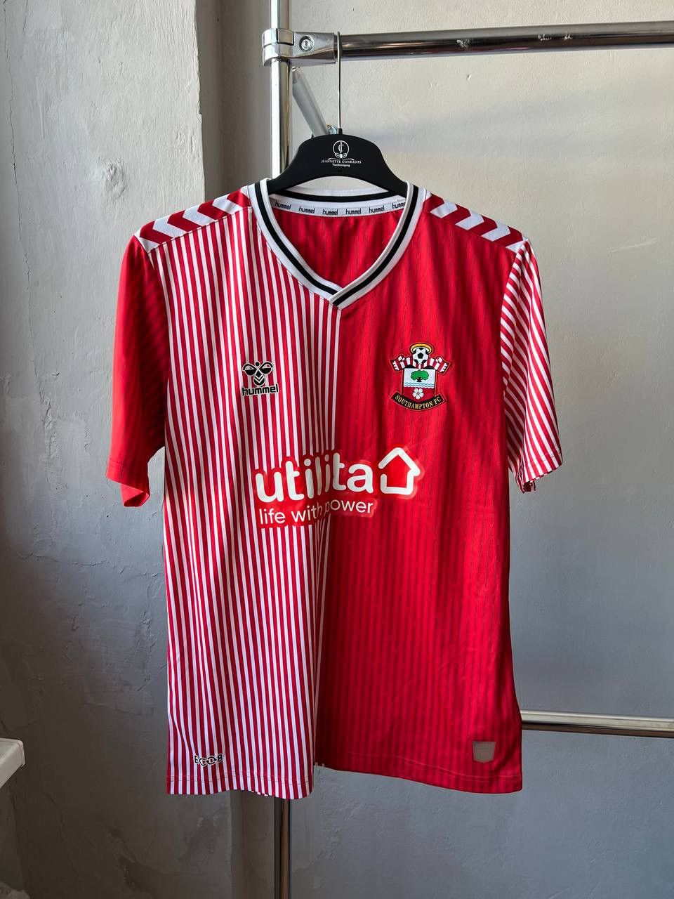 Hummel 2023/24 SOUTHAMPTON FC HOME SOCCER JERSEY FOOTBALL SHIRT L Size US L / EU 52-54 / 3 - 2 Thumbnail