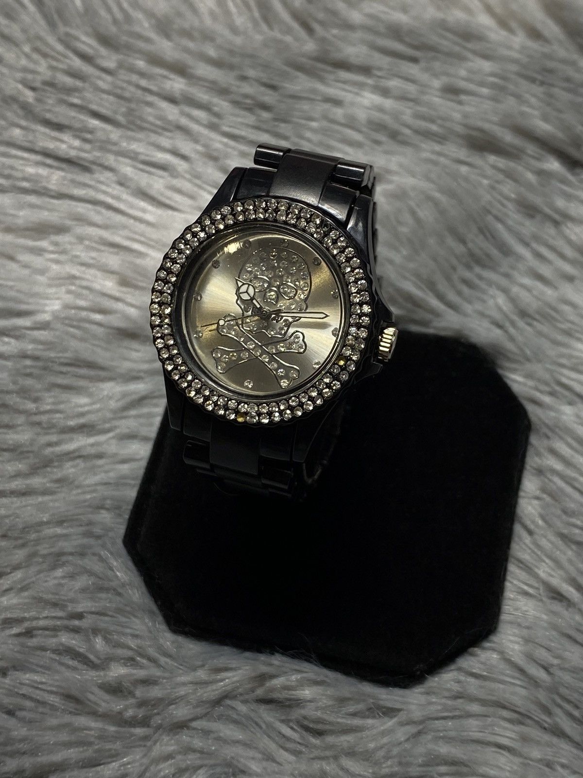 Jewelry Black Skull Watch with Crystal Bezel - Edgy Design Size ONE SIZE - 2 Thumbnail