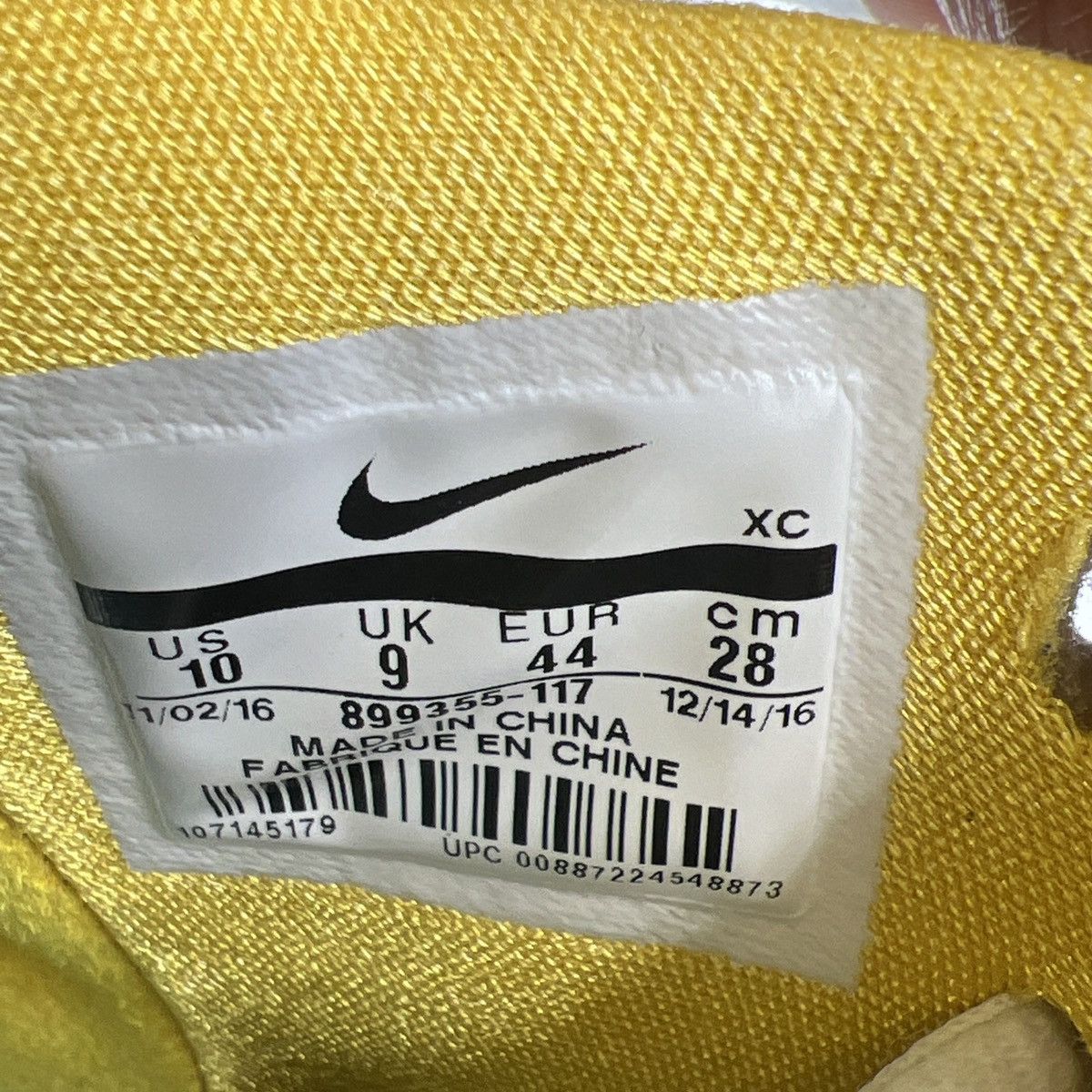 Nike Kyrie 3 NF Size US 10 / EU 43 - 9 Thumbnail
