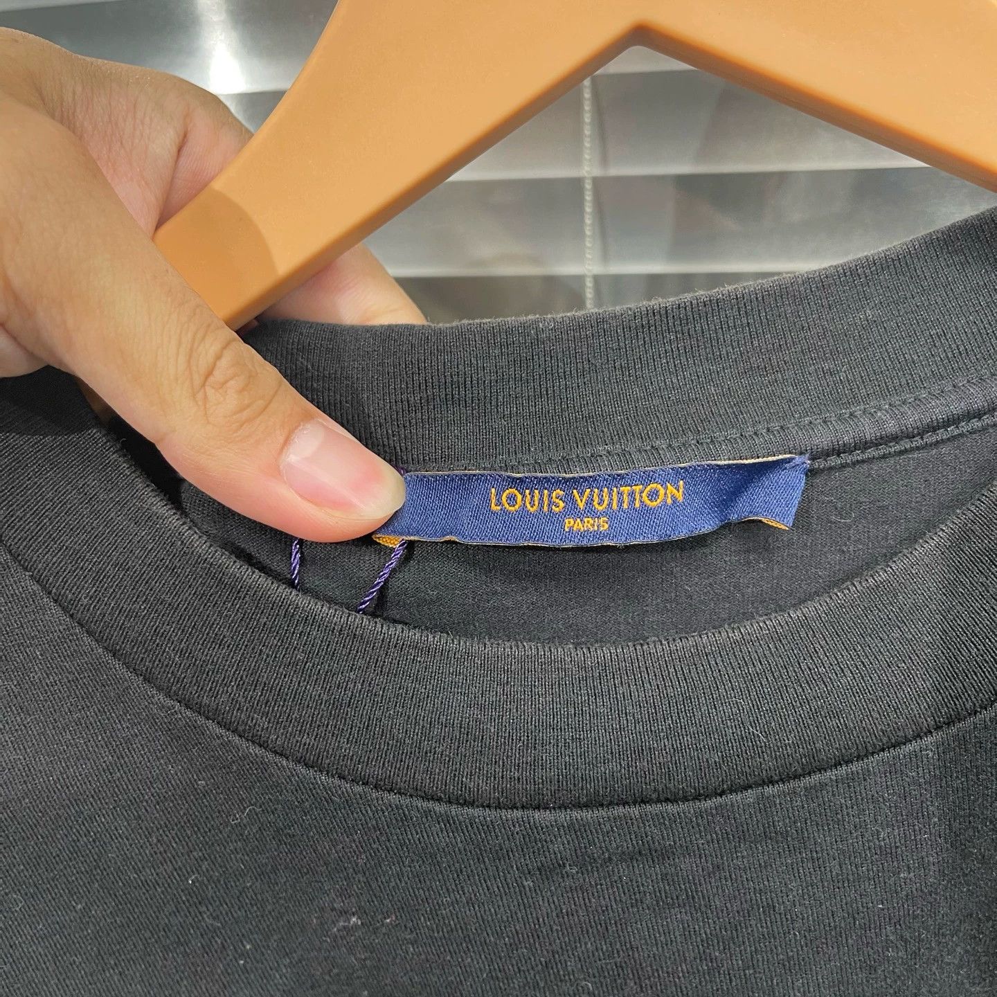 Louis Vuitton Louis Vuitton x NBA Letter Print S/S Tee M 95 New Size US M / EU 48-50 / 2 - 3 Thumbnail