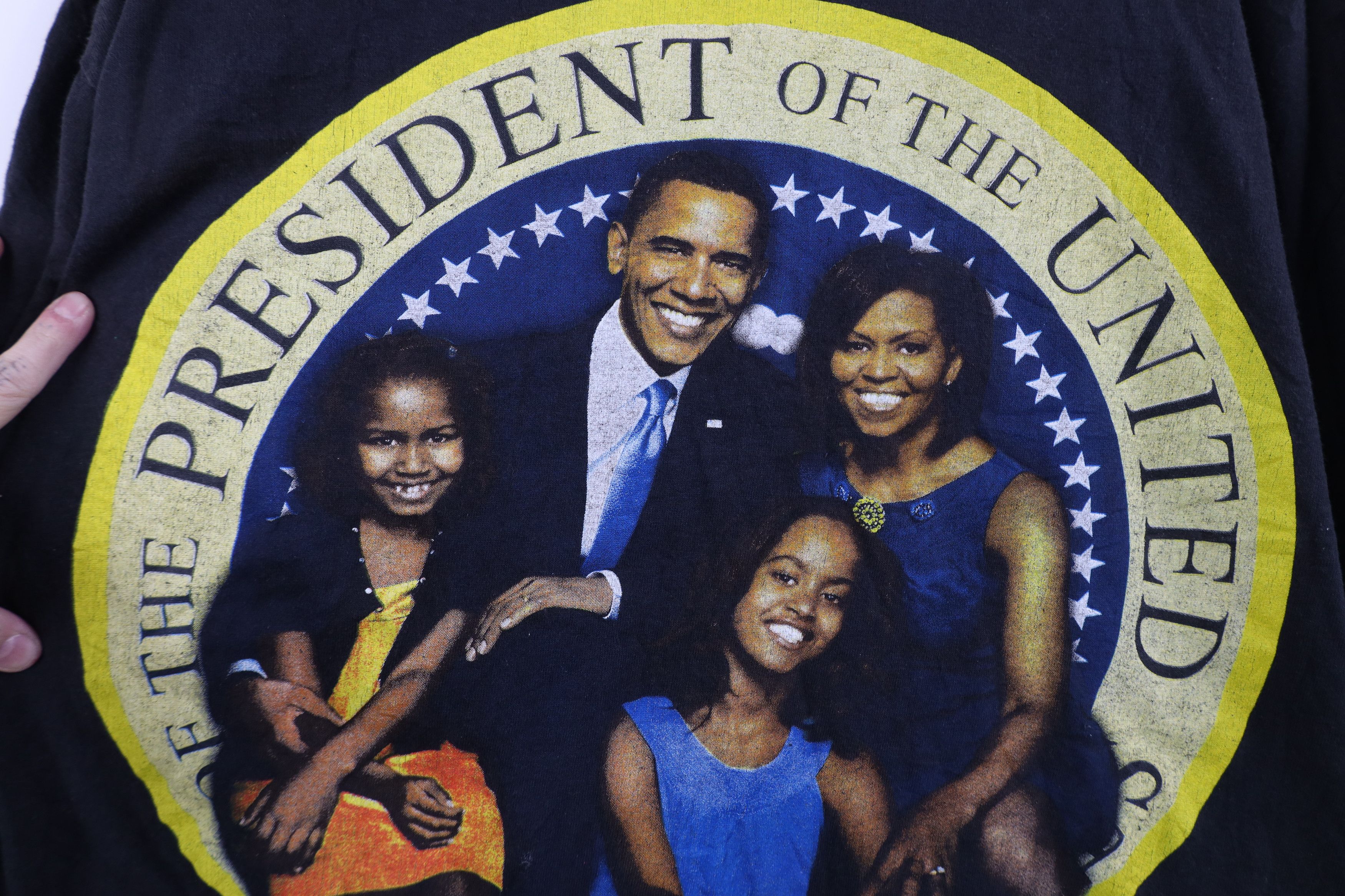 Vintage Vintage Y2K President Barack Obama Family Rap Tee T-Shirt Size US XL / EU 56 / 4 - 5 Thumbnail