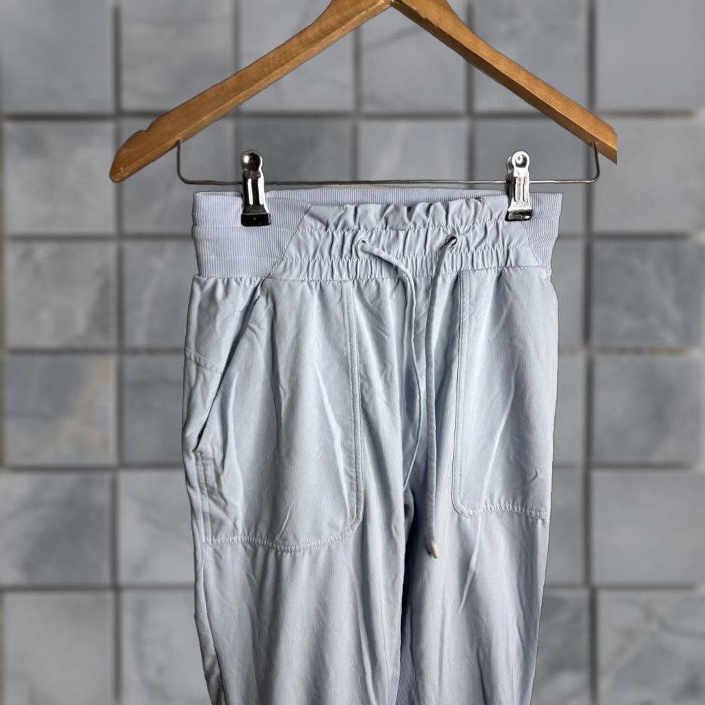 Lululemon Lululemon Jogger Pants Womens 0 Blue Lightweight Drawstring Pockets Straight Legacy Athletic Size 25" / US 0 / IT 36 - 1 Thumbnail