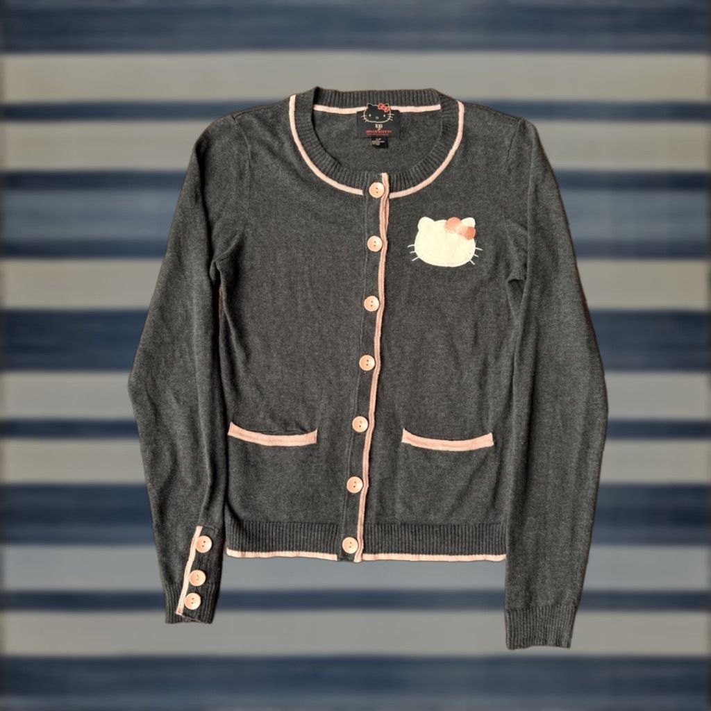 Vintage Y2K Hello Kitty x Forever 21 Cardigan Sweater Women’s Small Gray Cotton Long Sleeve V-Neck Size S / US 4 / IT 40 - 1 Thumbnail