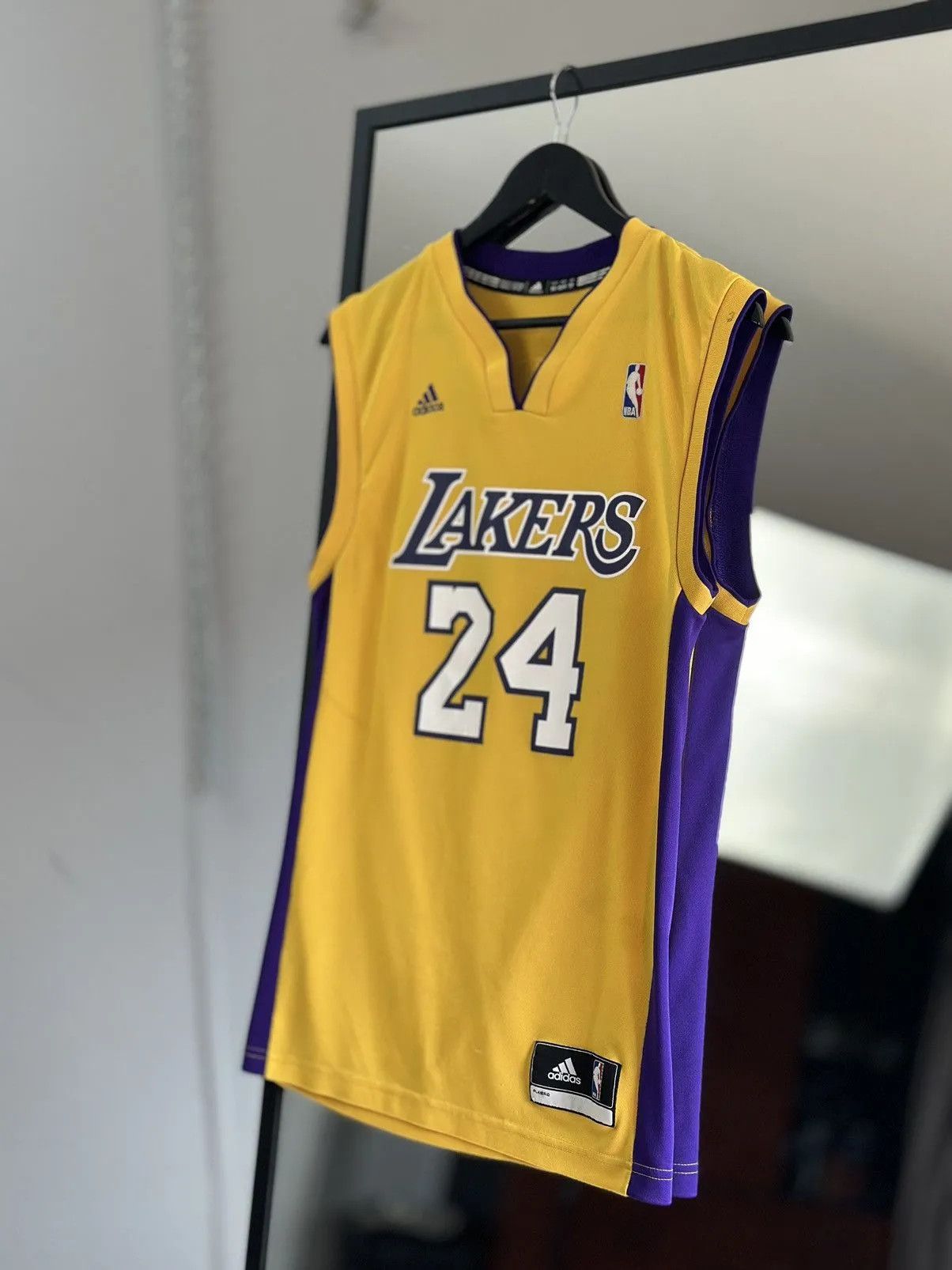 NBA Los Angeles Lakers Basketball Jersey Adidas NBA Kobe BRYANT Size US XS / EU 42 / 0 - 5 Thumbnail