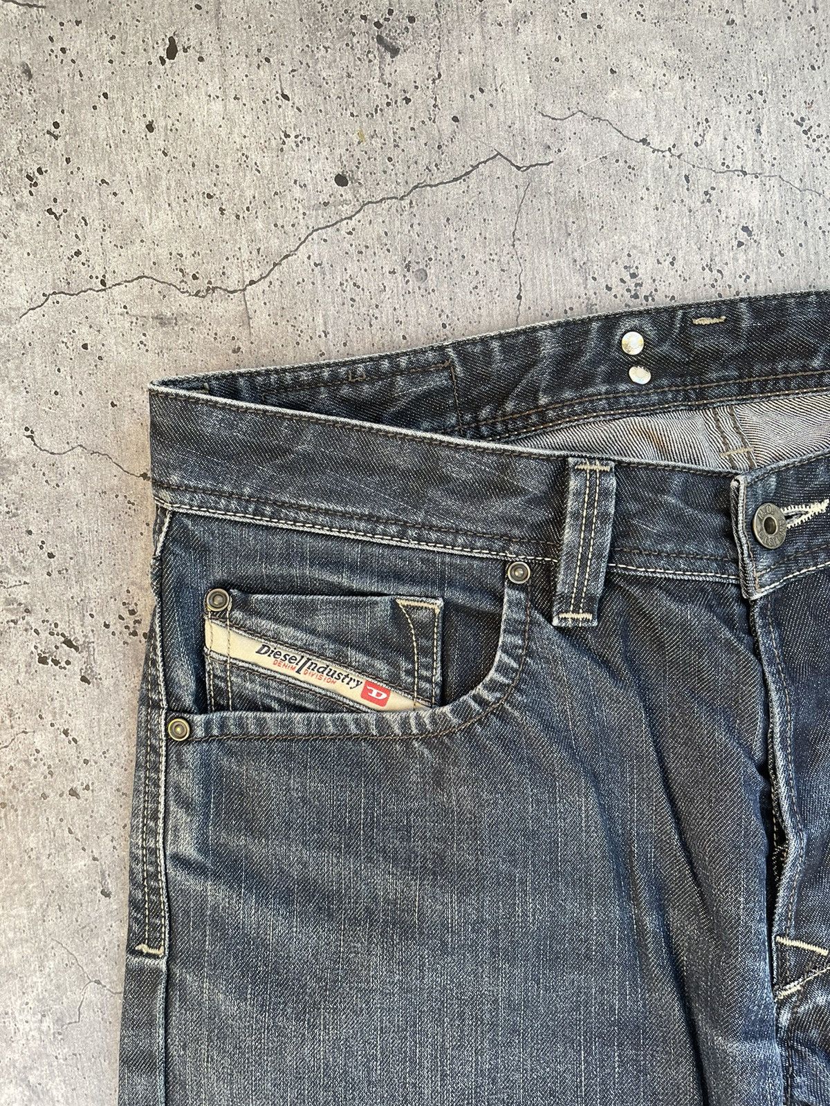 Diesel × Vintage Vintage Diesel Y2k Larkee distressed jeans mens Size US 32 / EU 48 - 7 Thumbnail