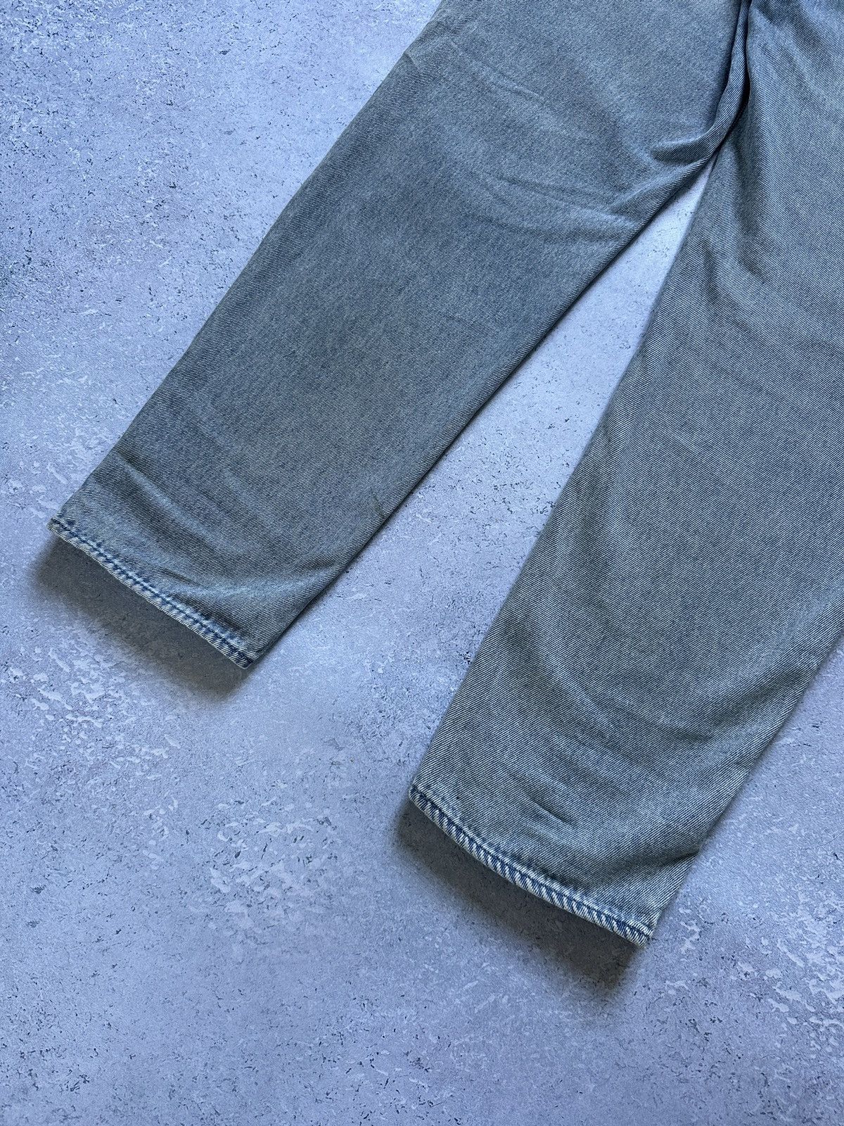 Armani Exchange × Vintage Armani Exchange Slim Fit Paint Splatter Light Wash Jeans Size US 32 / EU 48 - 7 Thumbnail