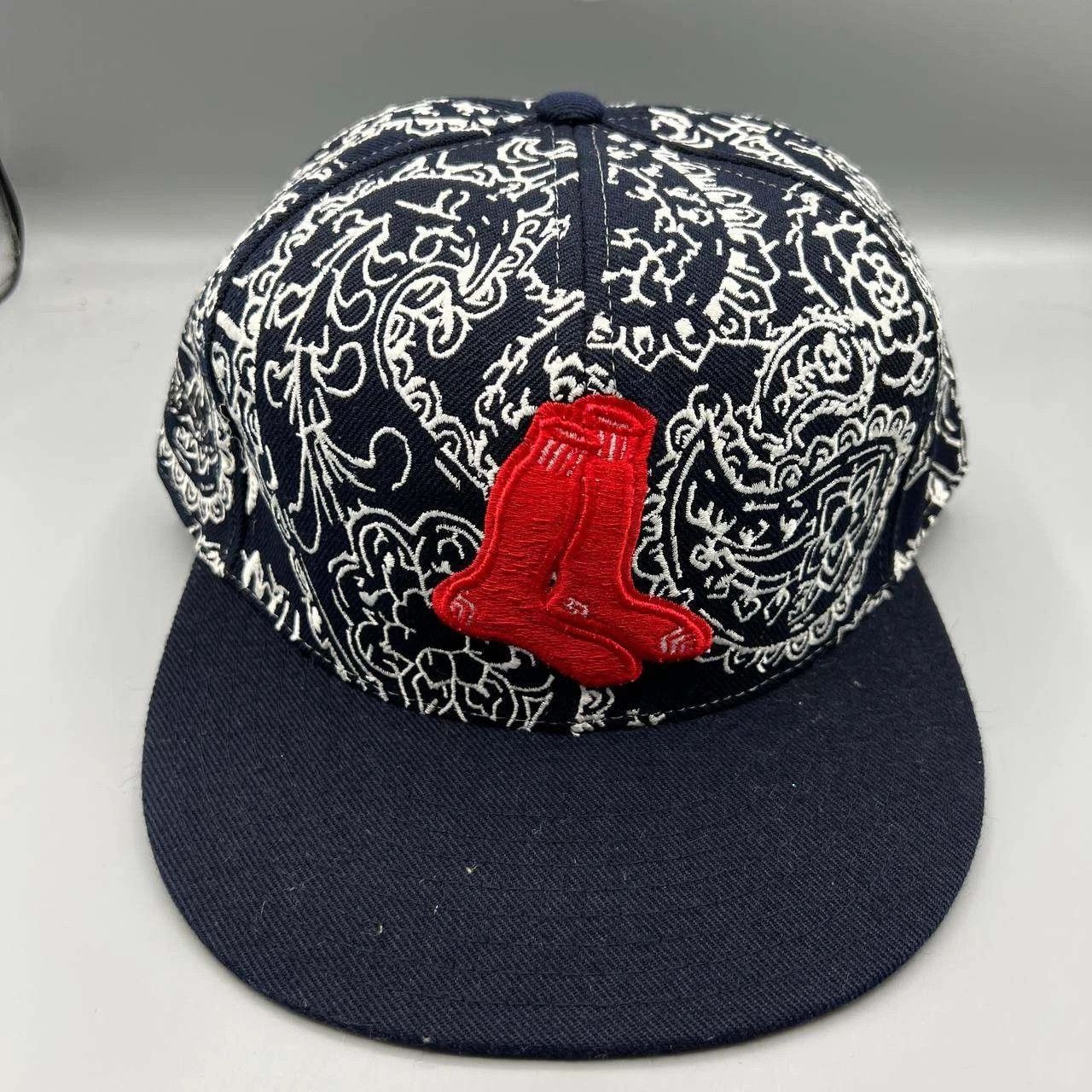 Mitchell & Ness Boston Red Sox Hat Men 8 Black Paisley MLB Fitted Cap Size ONE SIZE - 1 Thumbnail