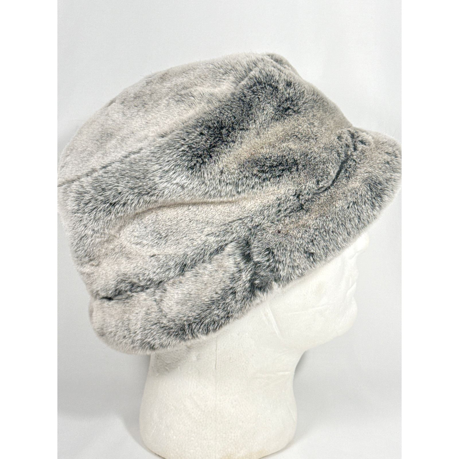 Ann Taylor Ann Taylor LOFT Faux Fur Bucket - Y2K Winter Glam Gray/White Size ONE SIZE - 4 Thumbnail