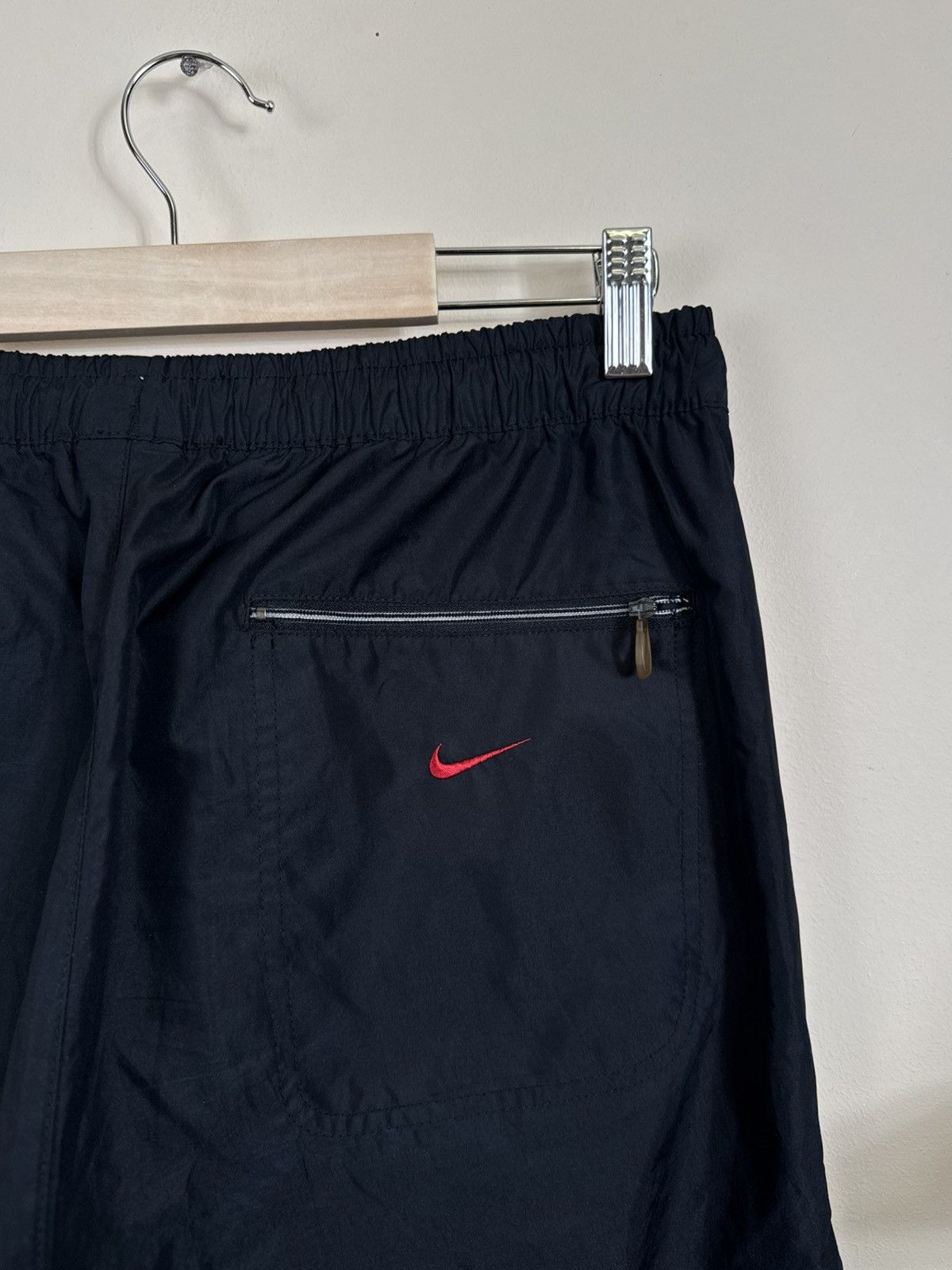 Nike Vintage Nike Nylon Pants Swoosh Black 90s Streetwear XL Size US 32 / EU 48 - 9 Thumbnail