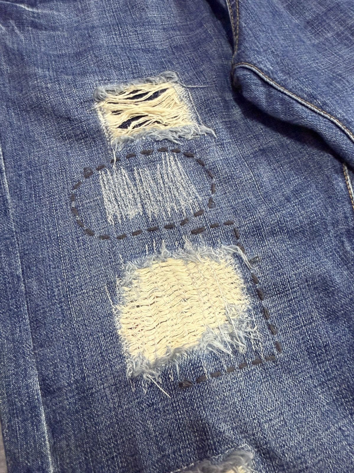Edwin × Le Grande Bleu (L.G.B.) Gerenimo Japan Feathers Native Embroidered Distressed Jeans Size US 32 / EU 48 - 15 Thumbnail