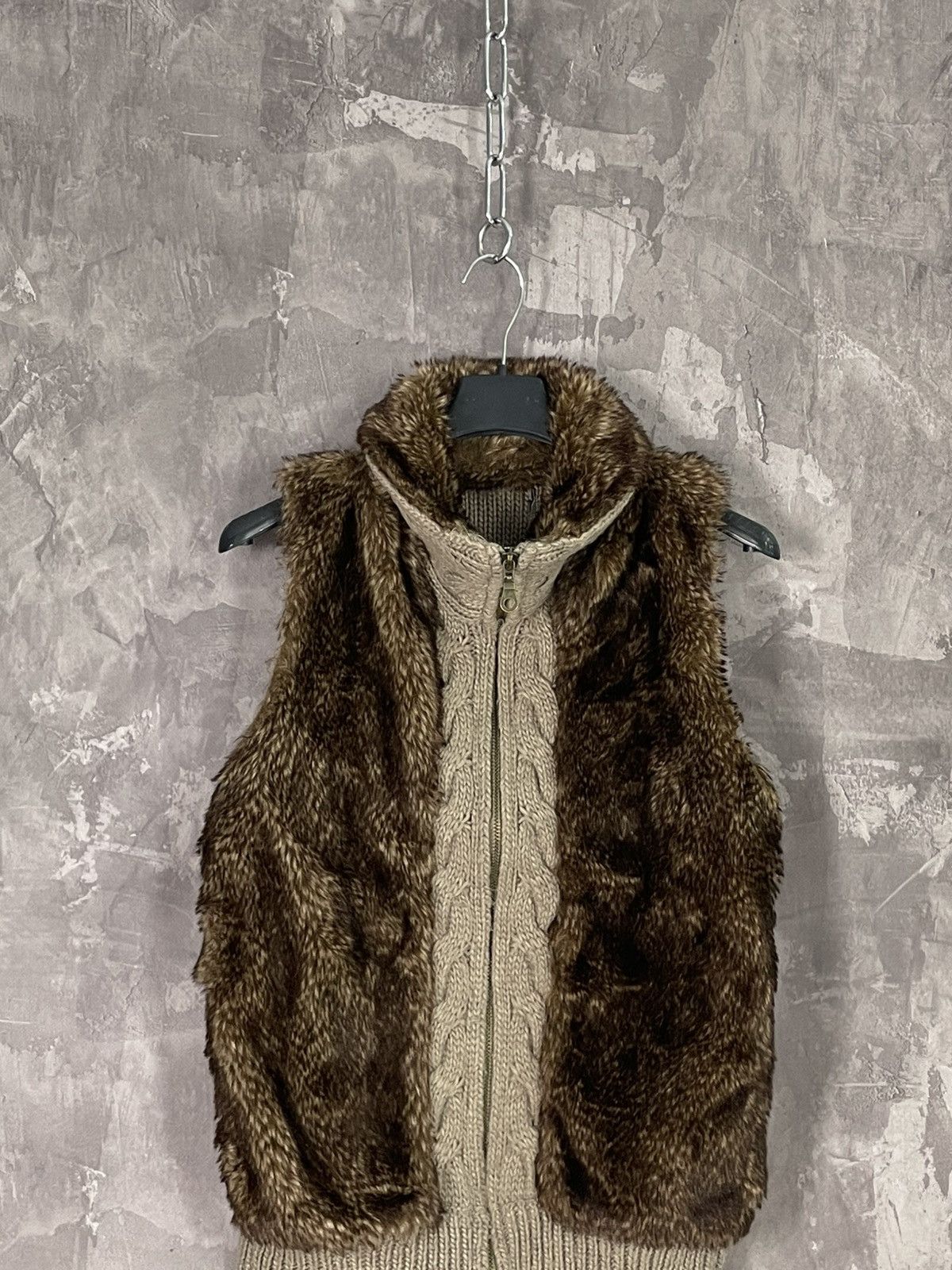 Japanese Brand Japanese Faux Fur Vest Woman with zippers Size M / US 6-8 / IT 42-44 - 2 Thumbnail
