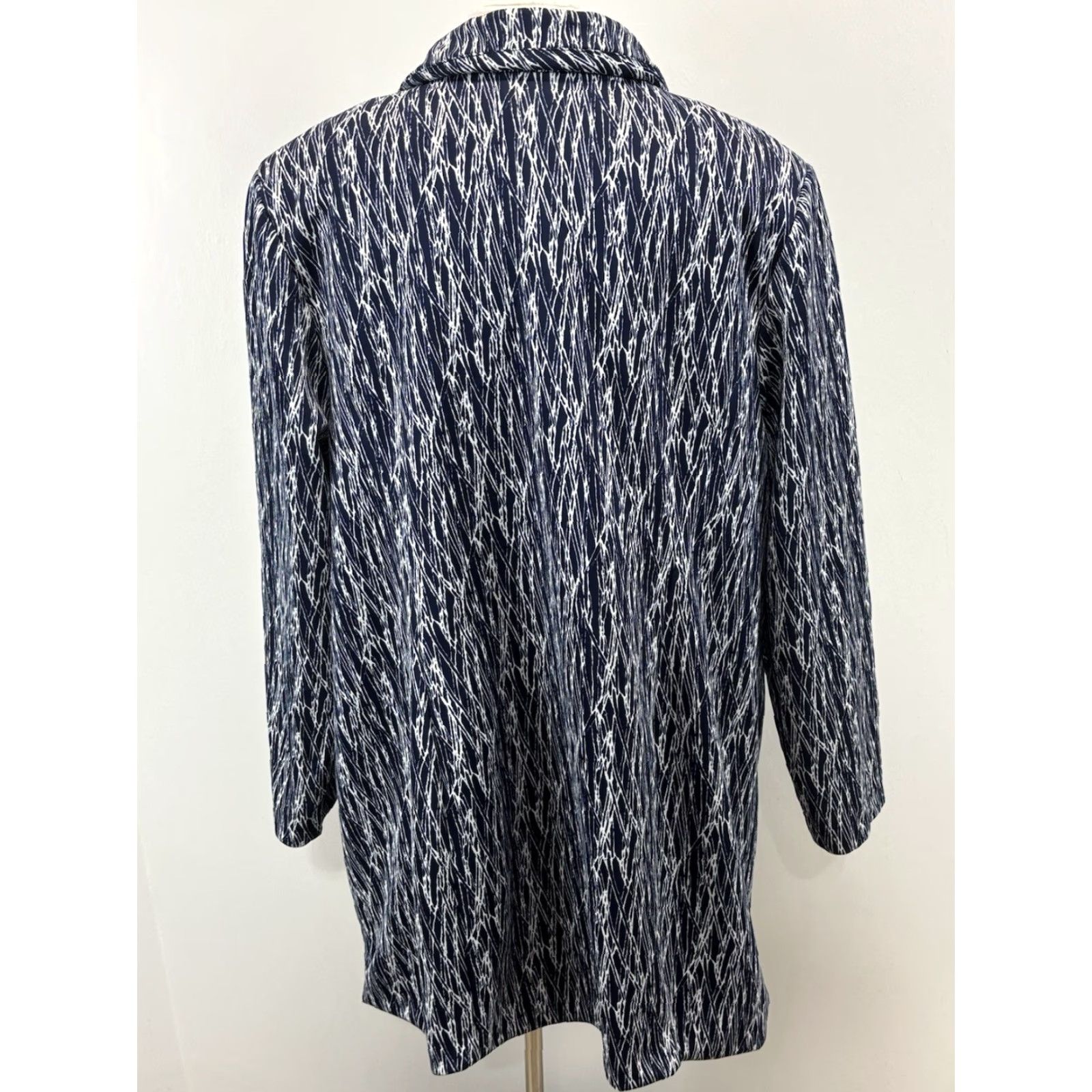 Avenue VINTAGE? No — Avenue Blazer Jacket 22/24 Plus Women’s Blue White Duster Long Sleeve Mid-Length Career Blazer Womens Blue 22/24 Avenue Size 3XL / US 20-22 - 3 Thumbnail